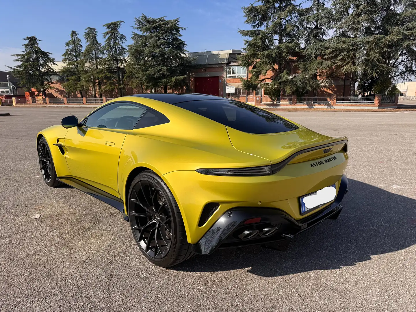 Aston Martin Vantage Vantage III Coupe Coupe 4.0 V8 auto - 2