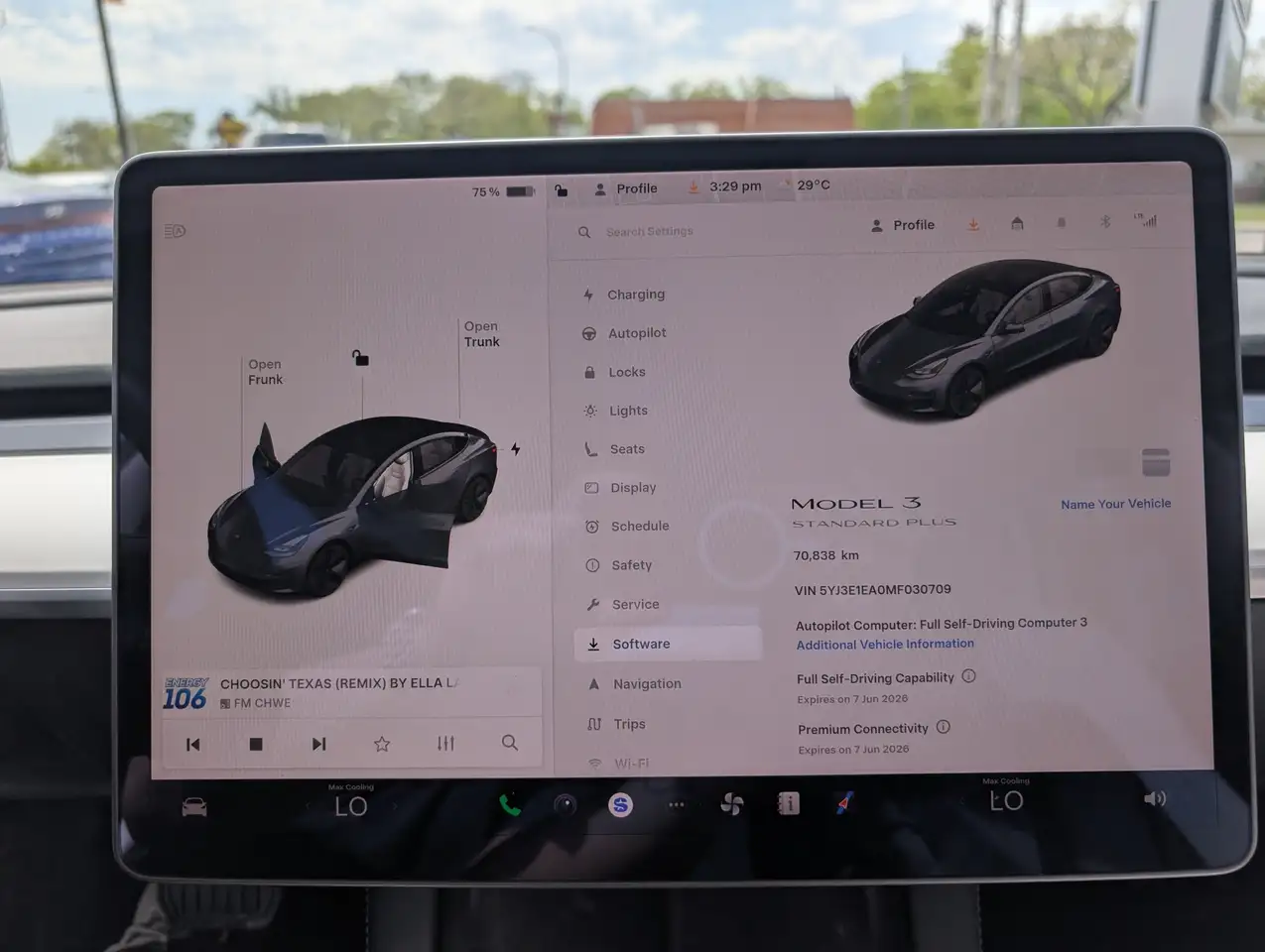Tesla Model 3 photo Tesla Model 3