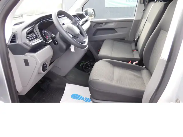 Volkswagen Transporter view 7