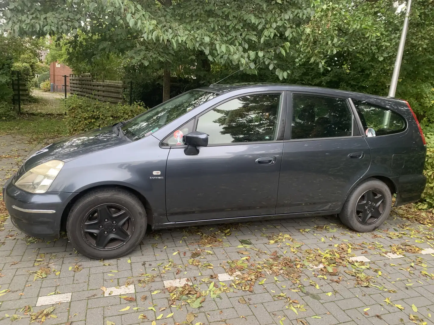 Honda Stream 2.0i ES Sport - 2