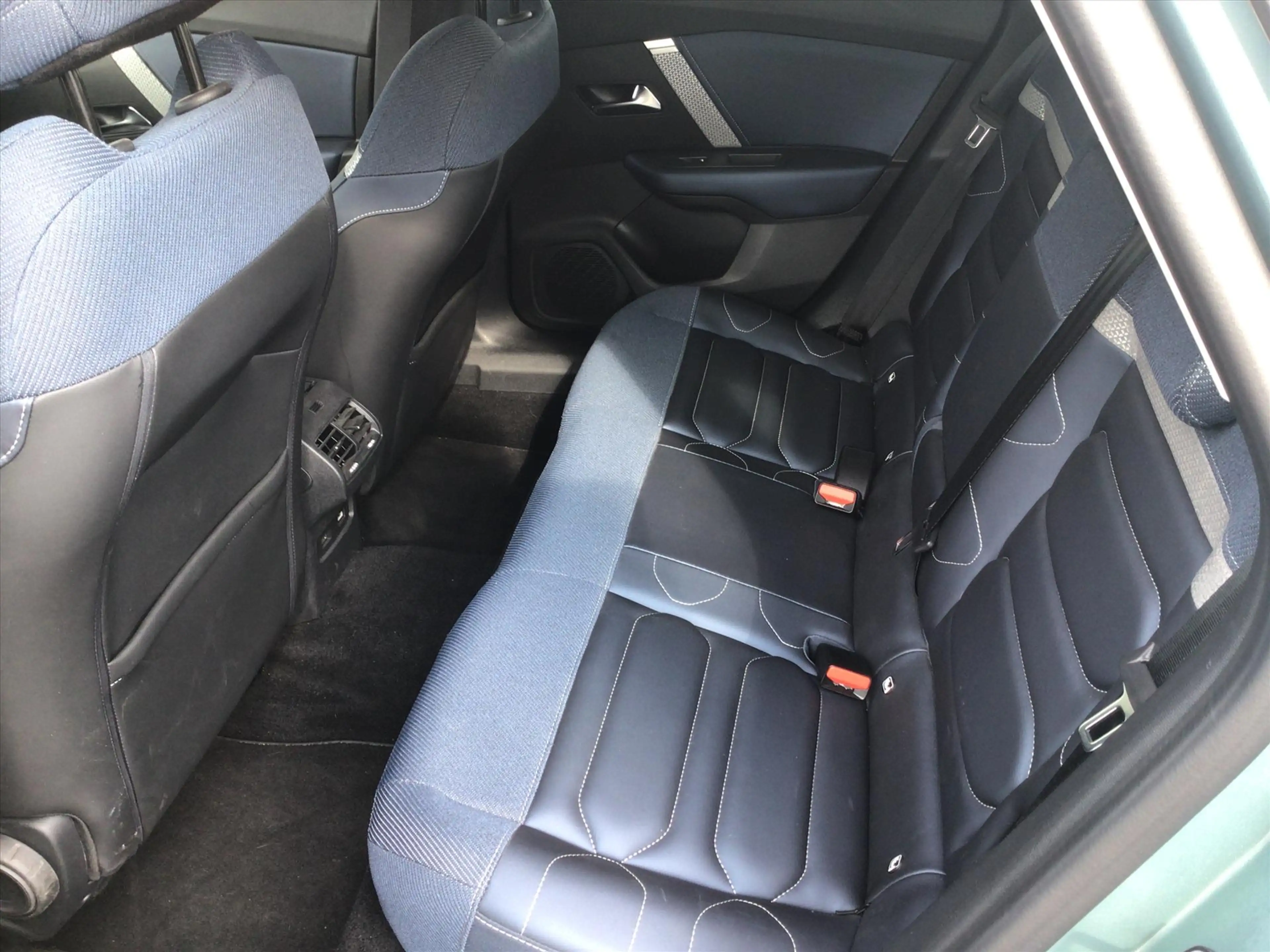 Citroen E-C4 Electric EV 50kWh 136pk Feel Pack — photo 8