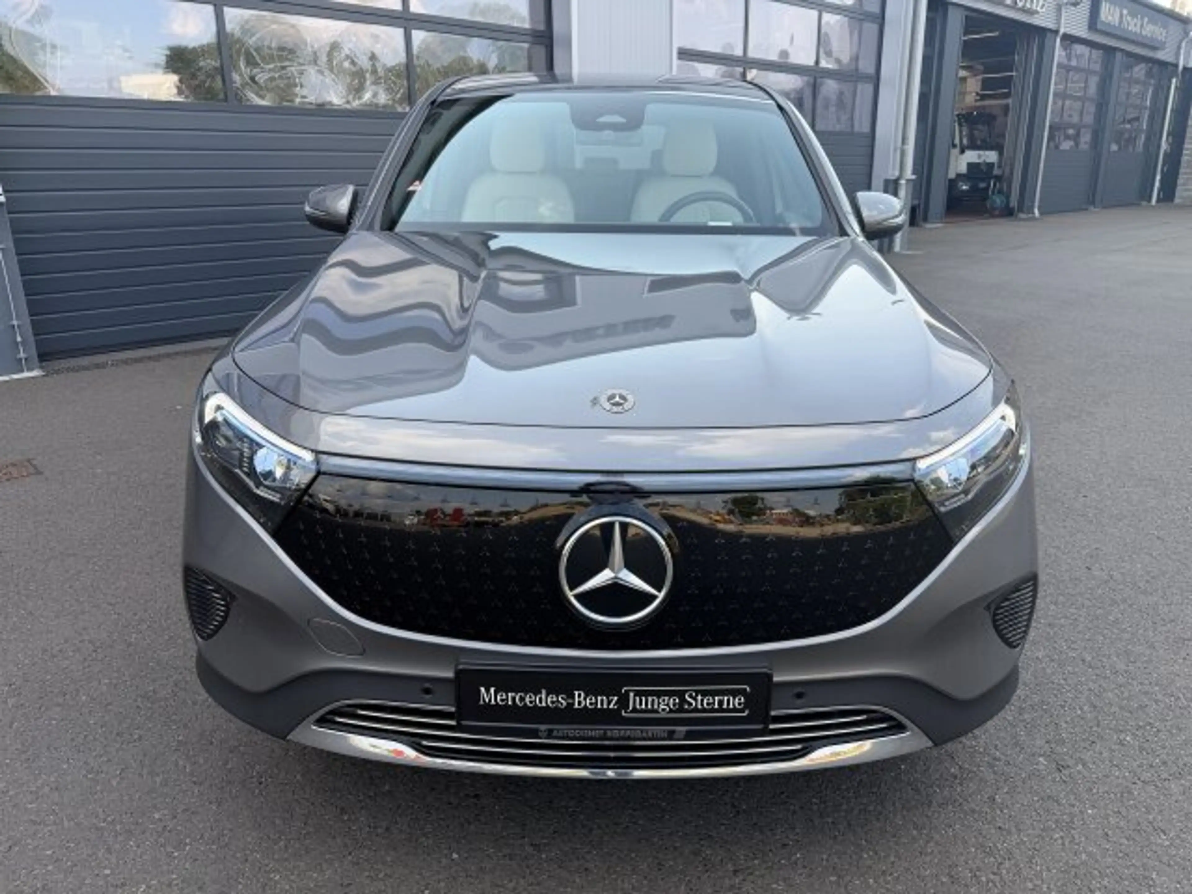 Mercedes-Benz EQB 300 EQB 300 4M Progressive LED MBUX Kamera Ambiente — photo 3