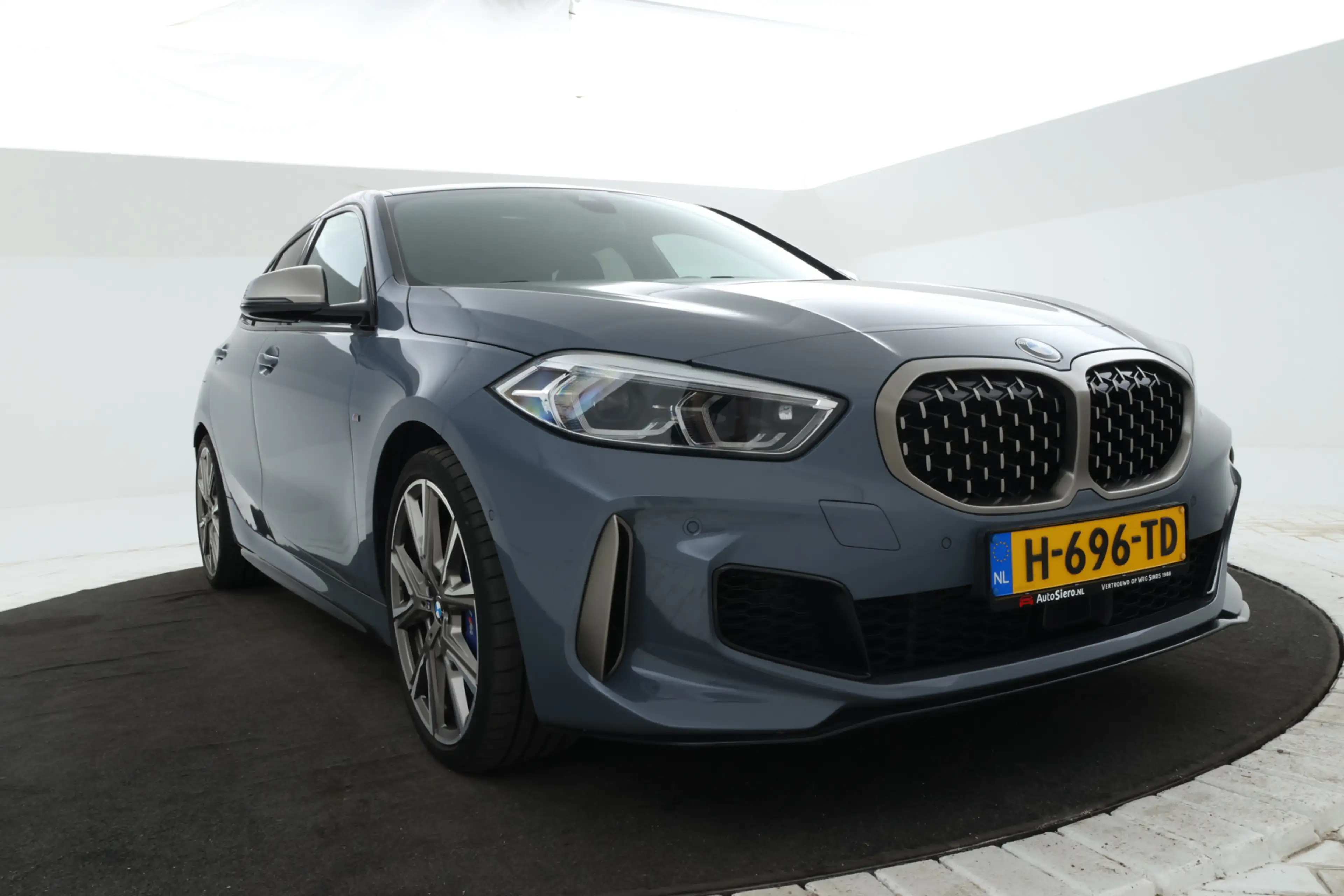 BMW 135 1-serie M135i xDrive High Executive Edition Head U — photo 5