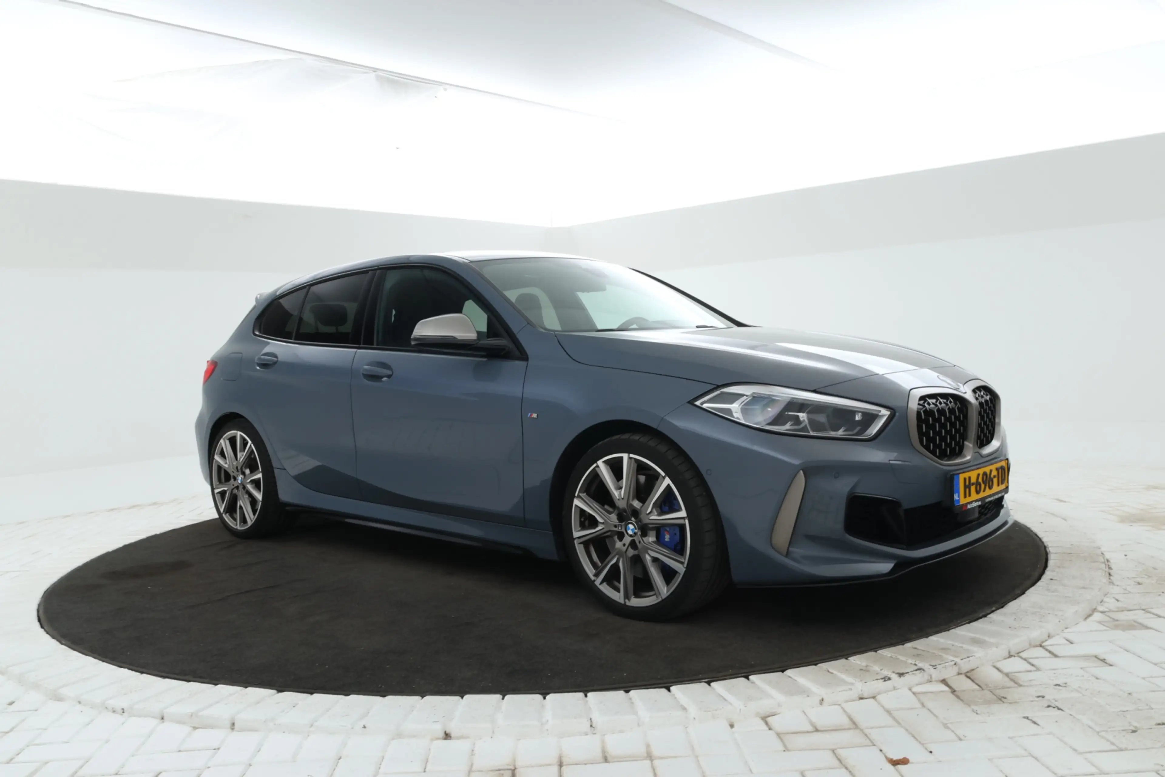 BMW 135 1-serie M135i xDrive High Executive Edition Head U — photo 4