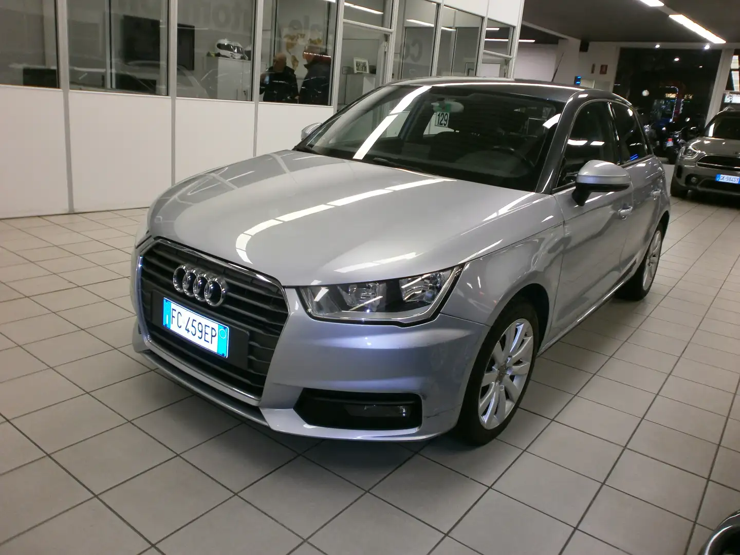 Audi A1 A1  Sportback 1.0 tfsi ultra  95cv s-tronic Argent - 1