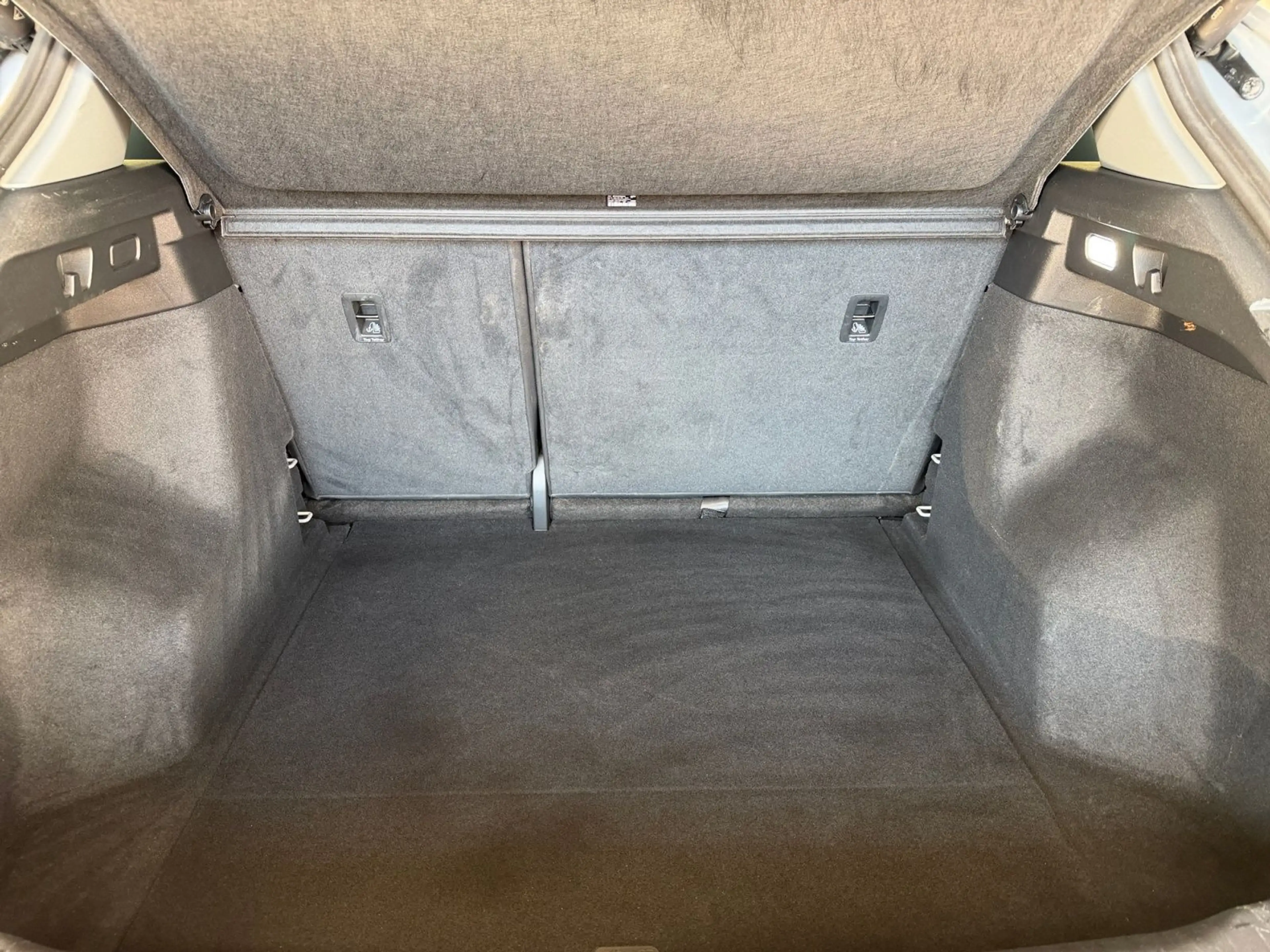 Audi Q4 e-tron 40 LED+NAVI+RFK+ACC+SHZ+19"LM — photo 14