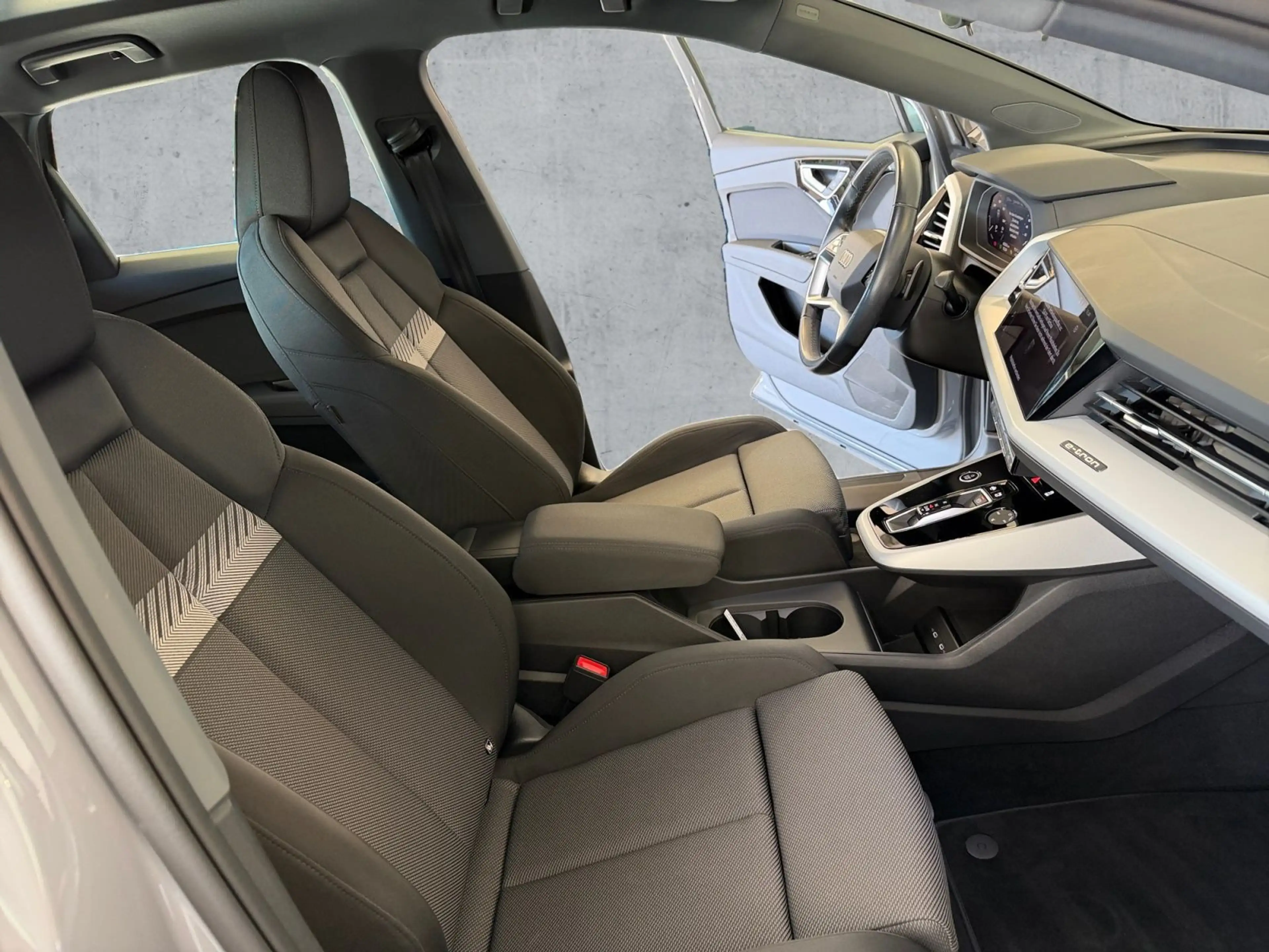 Audi Q4 e-tron 40 LED+NAVI+RFK+ACC+SHZ+19"LM — photo 13