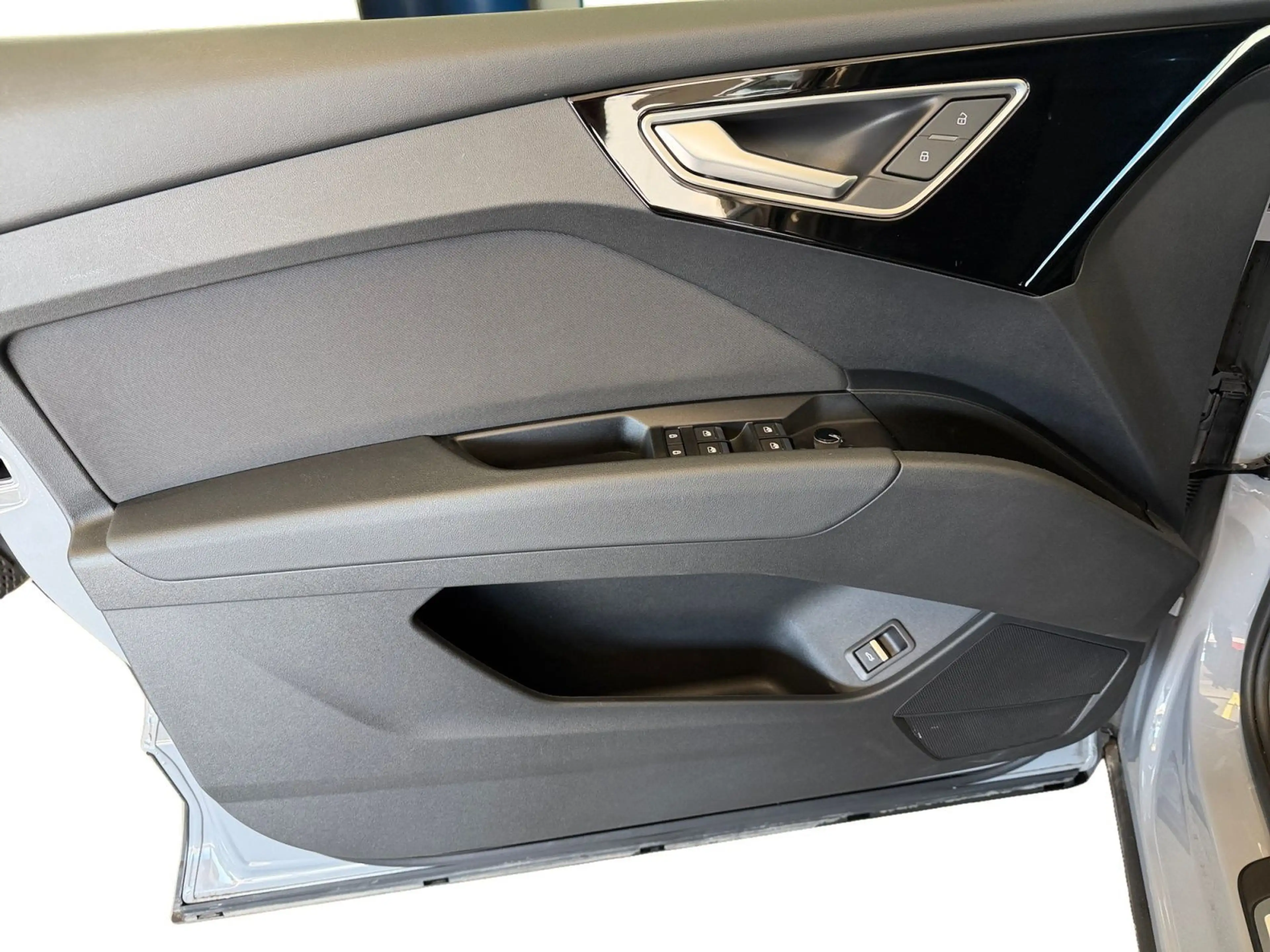 Audi Q4 e-tron 40 LED+NAVI+RFK+ACC+SHZ+19"LM — photo 15