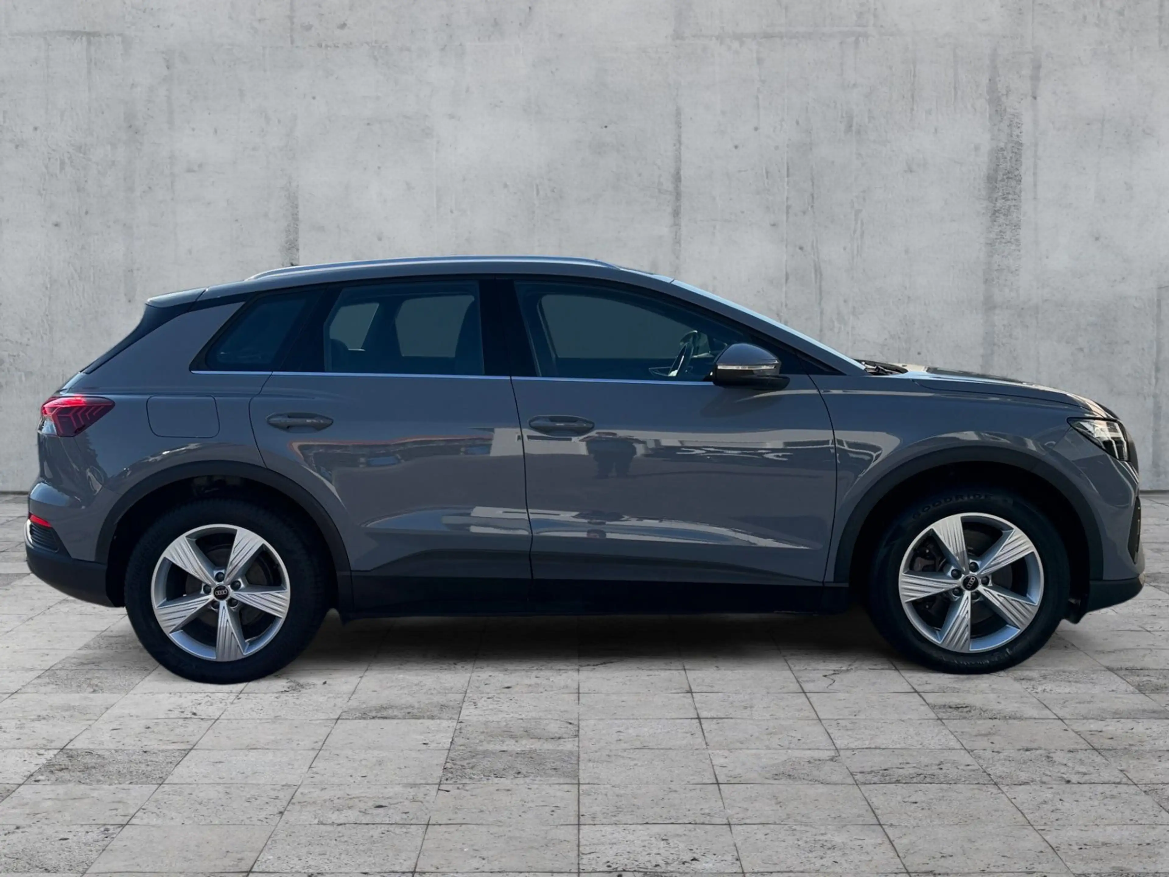 Audi Q4 e-tron 40 LED+NAVI+RFK+ACC+SHZ+19"LM — photo 7