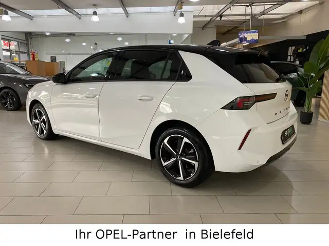 Opel Astra view 6