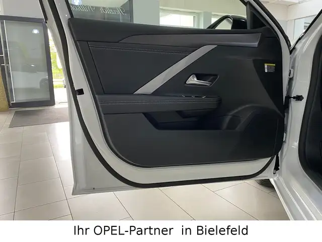 Opel Astra view 13