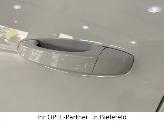 Opel Astra view 12