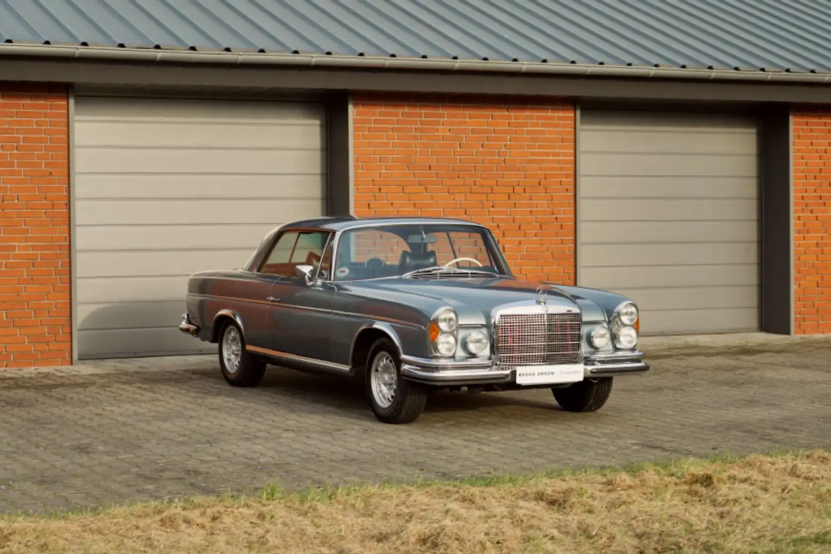 Mercedes-Benz 280 (W111) 280 SE 3.5 Coupé Blue - 1