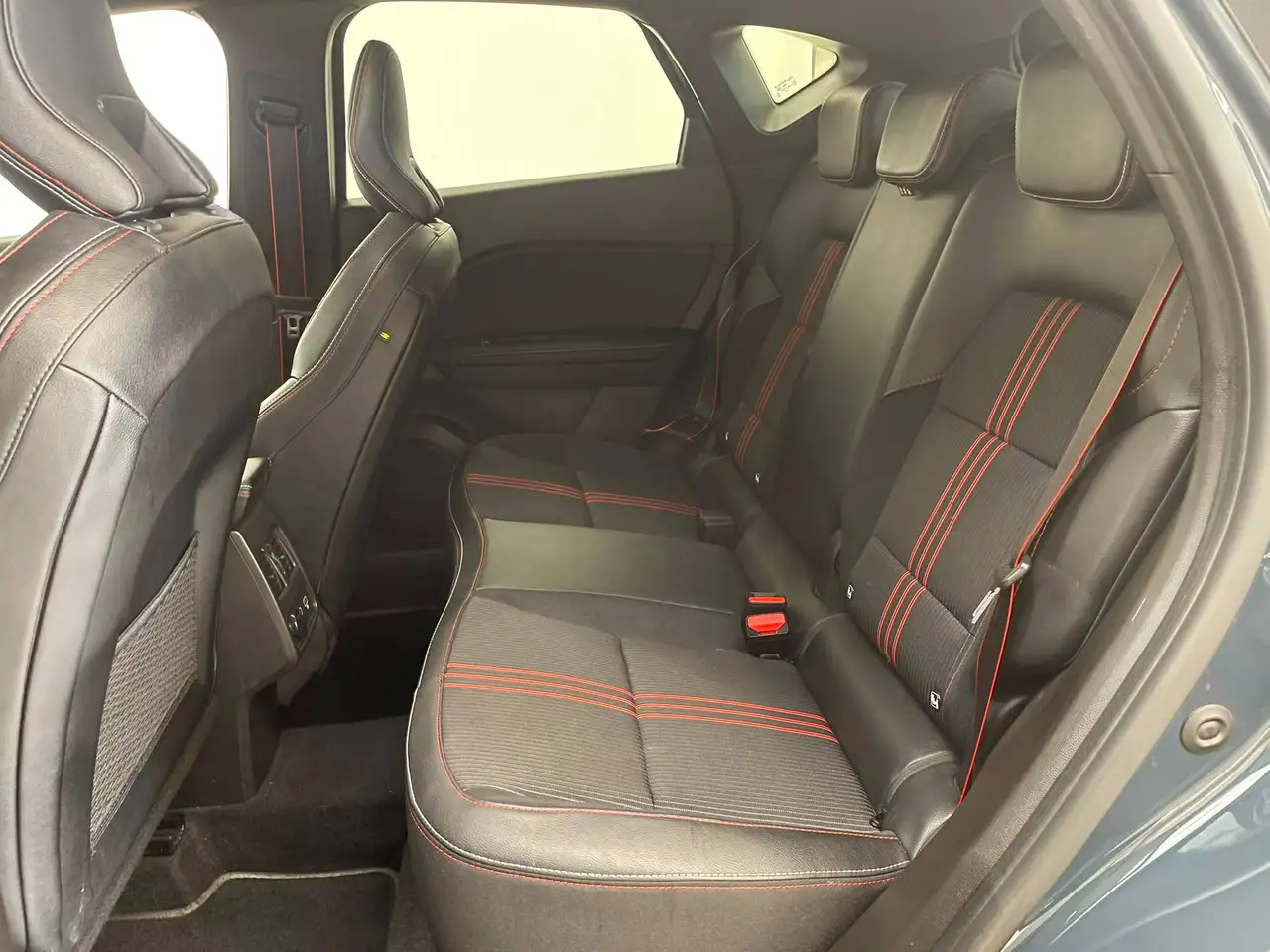 Renault Captur II 2022 1.6 E-Tech hybrid RS Line 145cv auto AUTOCARRO, миниатюра 10