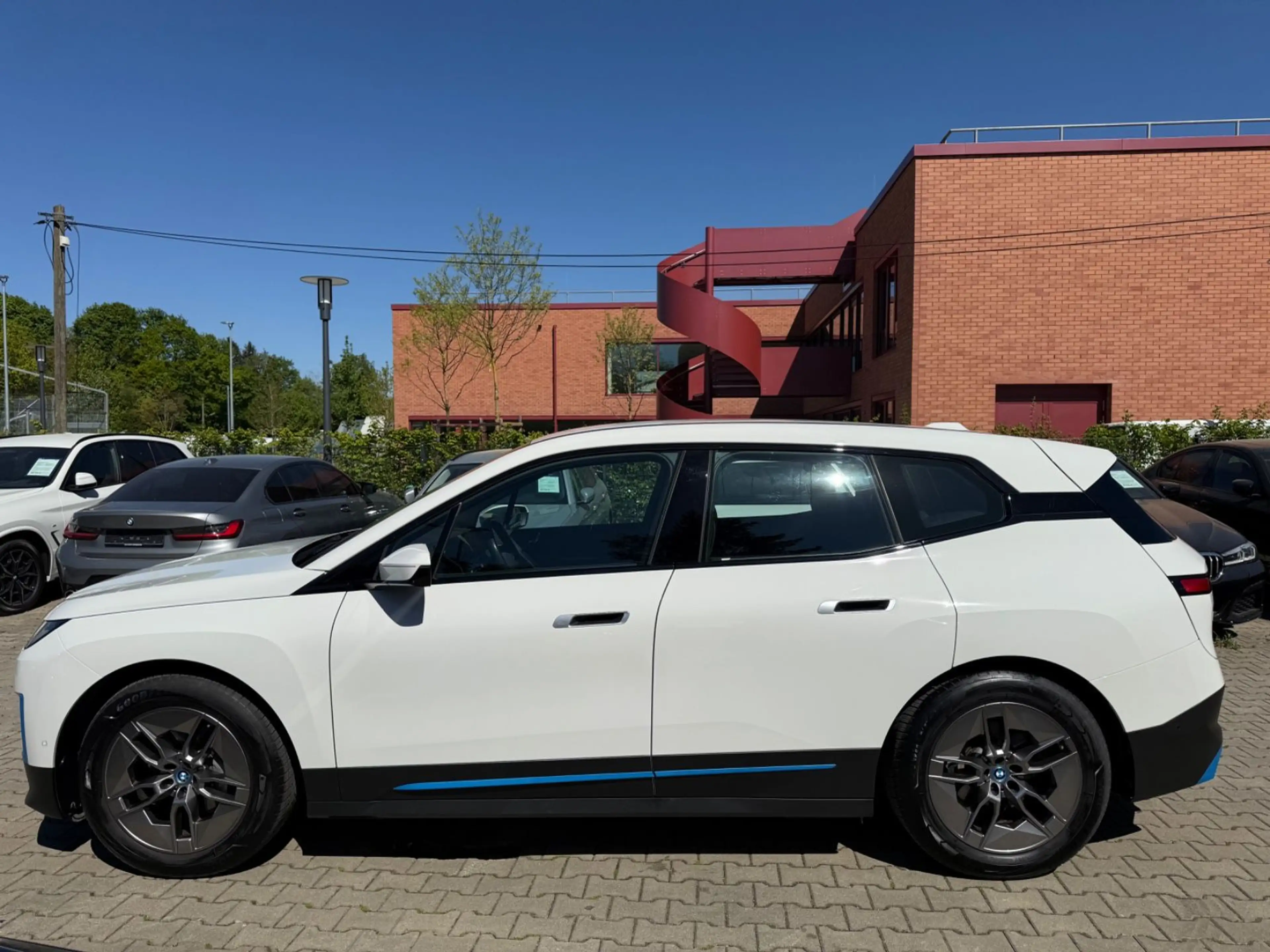BMW iX 40 xDrive*Head Up*360Kamera*Harmann*Komfortzu — photo 5