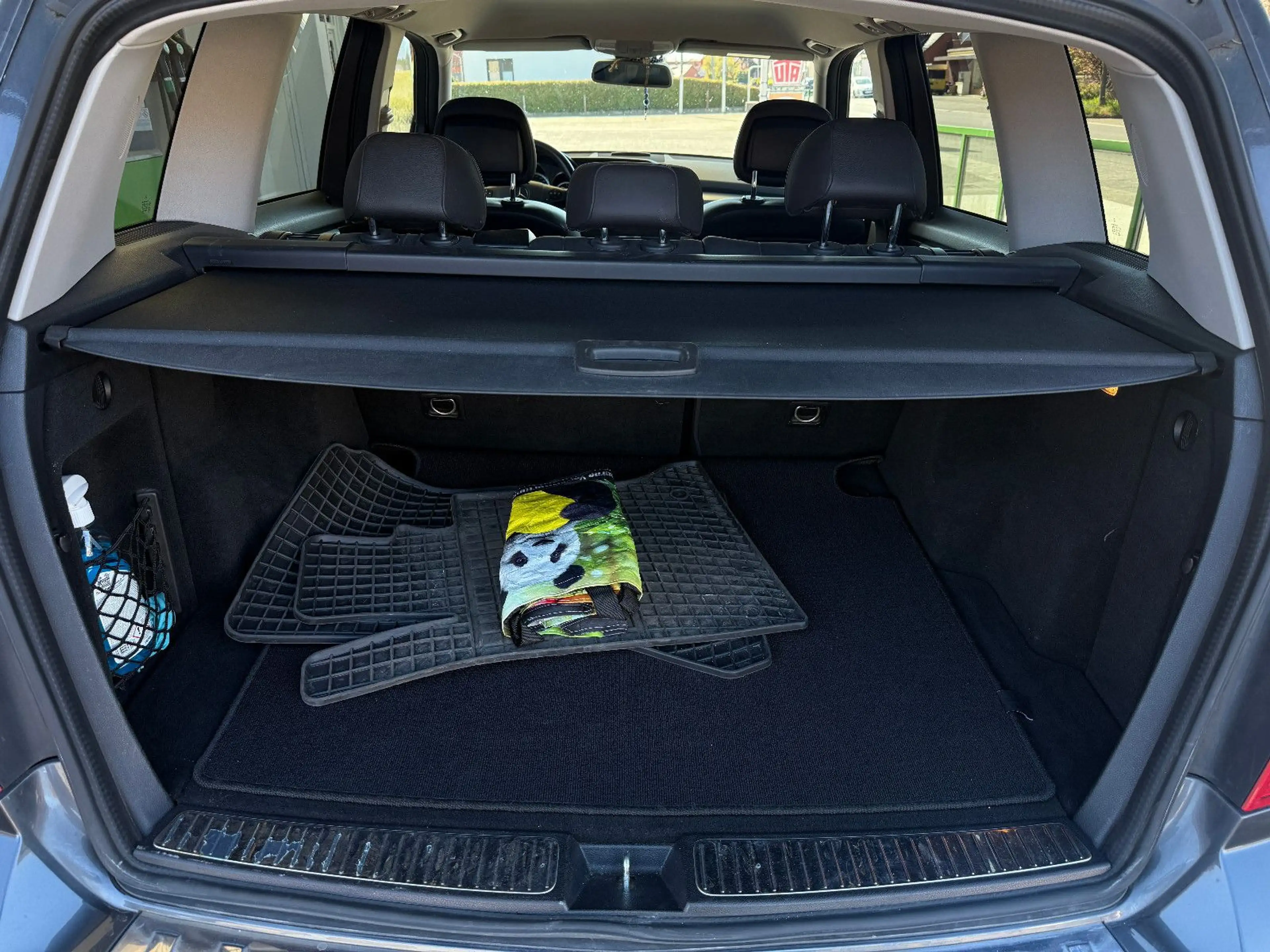 Mercedes-Benz GLK 350 — photo 11