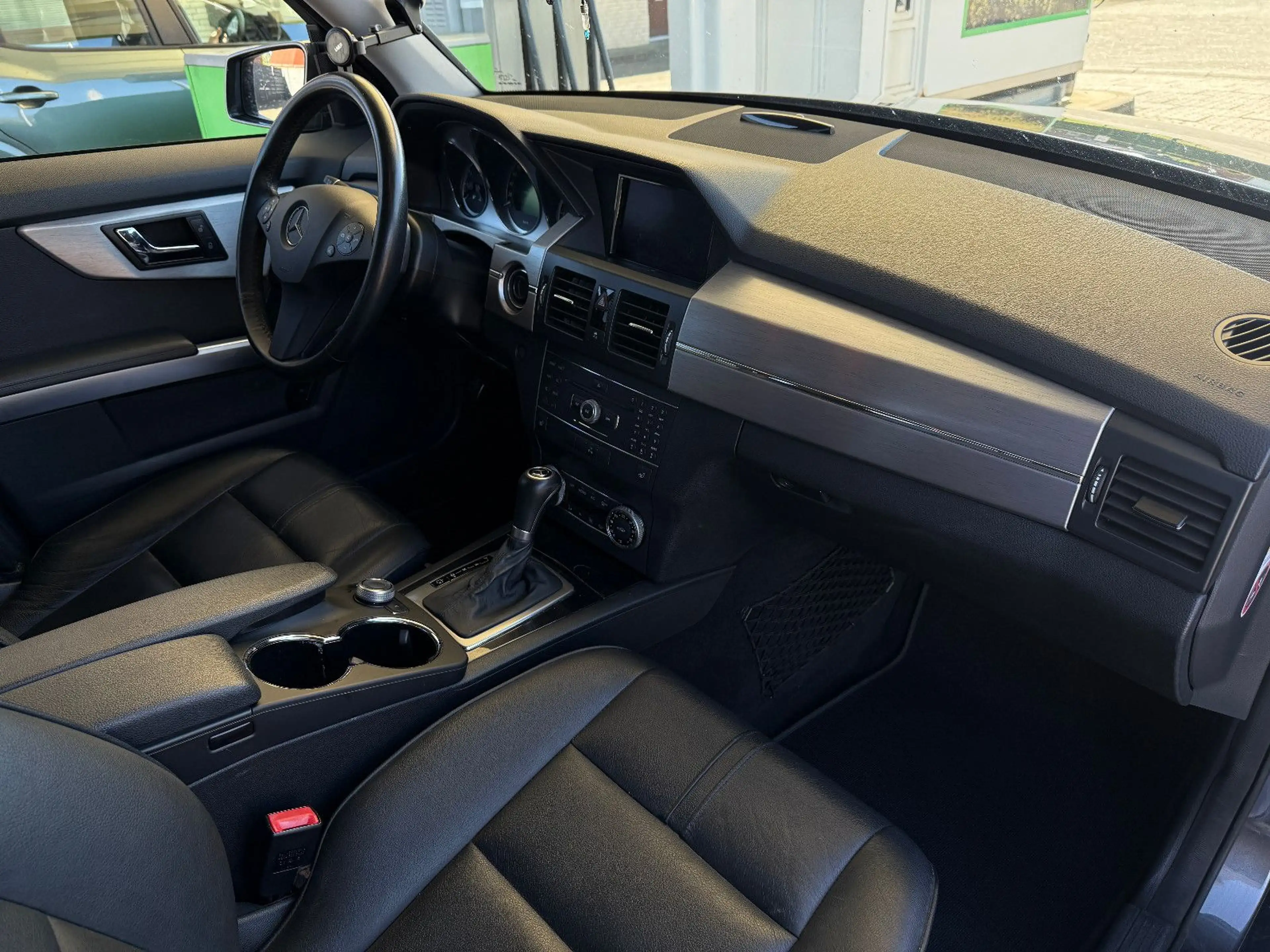 Mercedes-Benz GLK 350 — photo 15