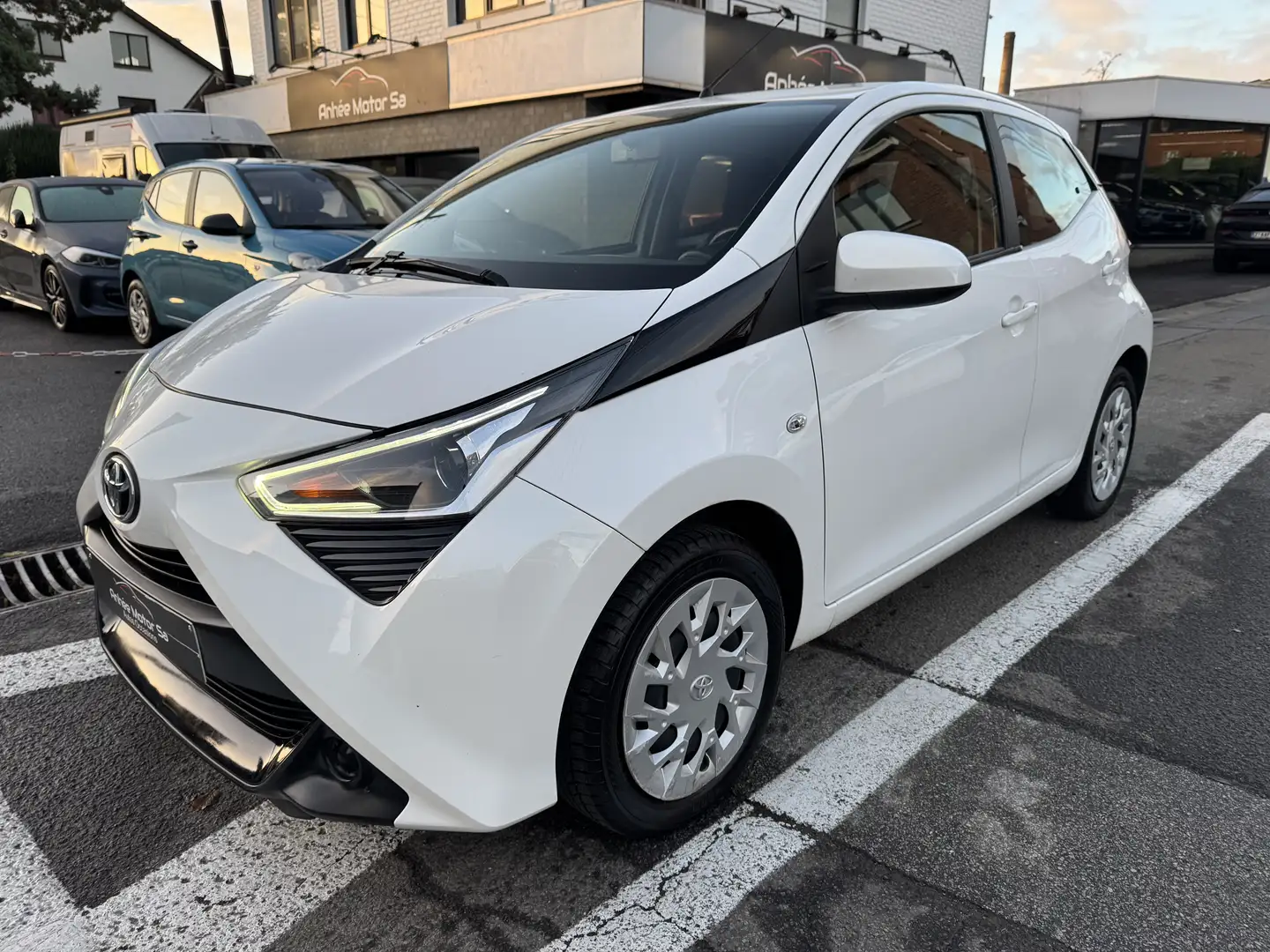 Toyota Aygo Aygo 1.0i VVT-i /Clim/Carplay/Caméra/Garantie.. Wit - 1