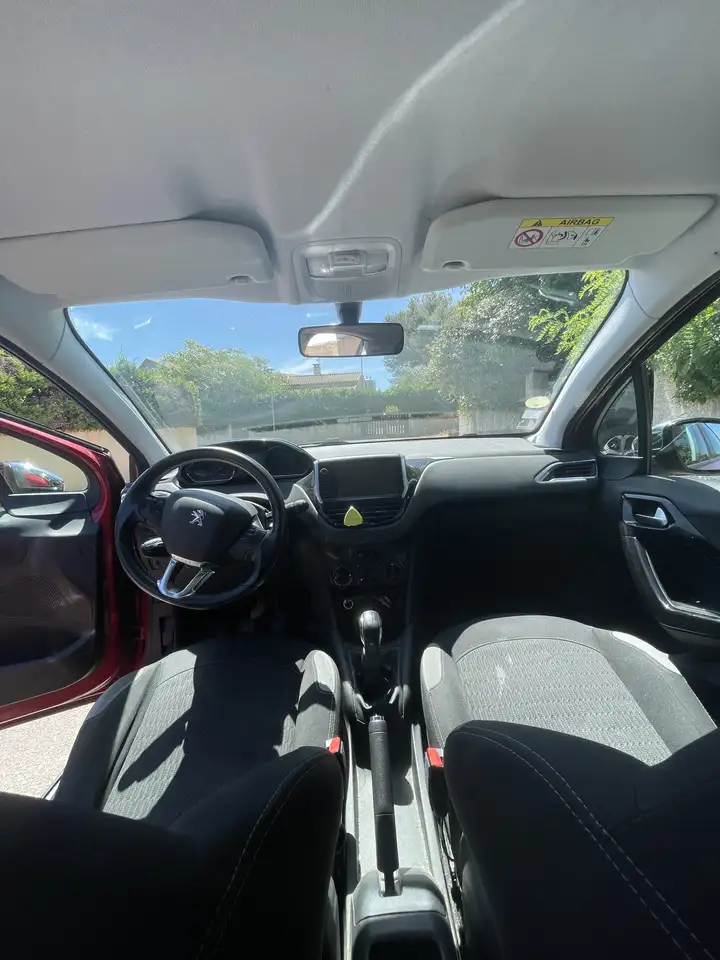 Peugeot 208 208 — photo 3
