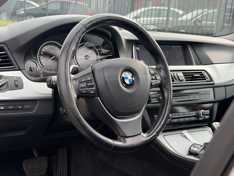 BMW 530 d Limousine Luxury Dach Leder HuD H&K Voll — photo 13