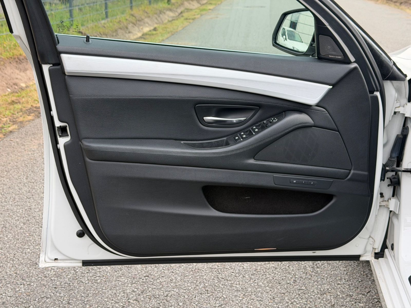 BMW 530 d Limousine Luxury Dach Leder HuD H&K Voll — photo 12