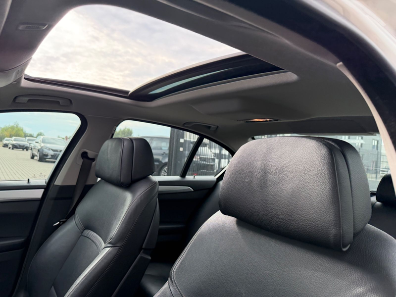 BMW 530 d Limousine Luxury Dach Leder HuD H&K Voll — photo 15