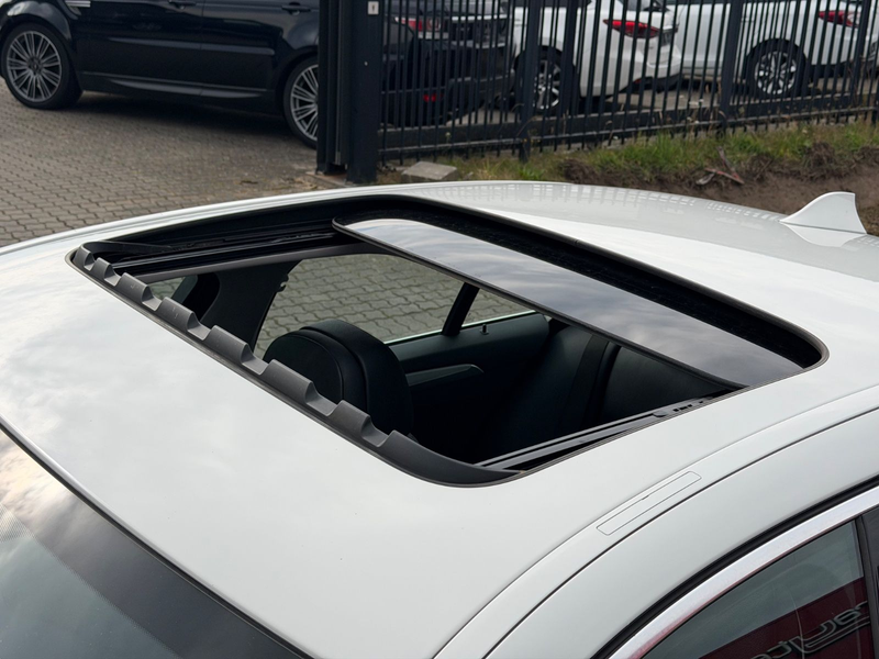BMW 530 d Limousine Luxury Dach Leder HuD H&K Voll — photo 10