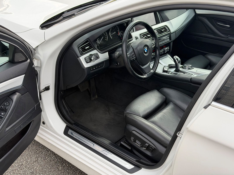 BMW 530 d Limousine Luxury Dach Leder HuD H&K Voll — photo 11