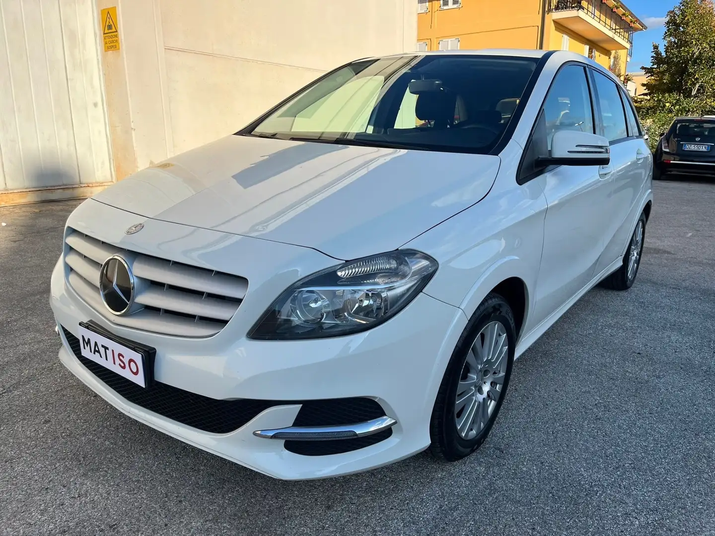 Mercedes-Benz B 200 B 200 NGD Premium Wit - 2