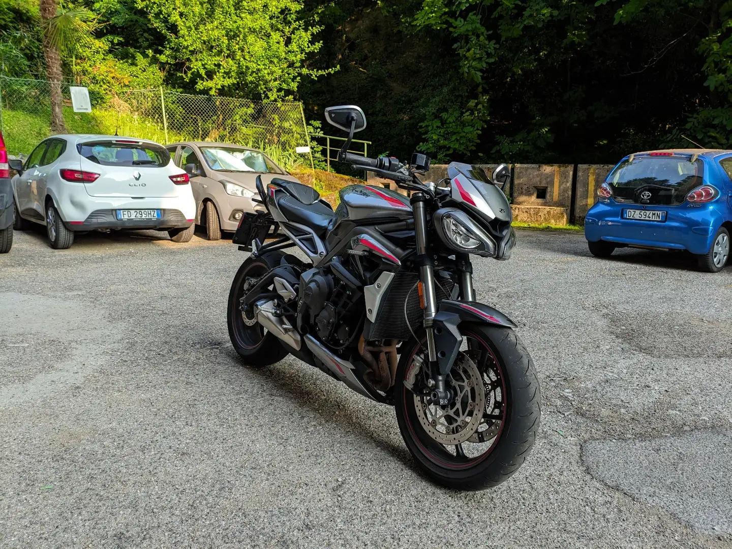 Triumph Street Triple RS 765 RS Argento - 2
