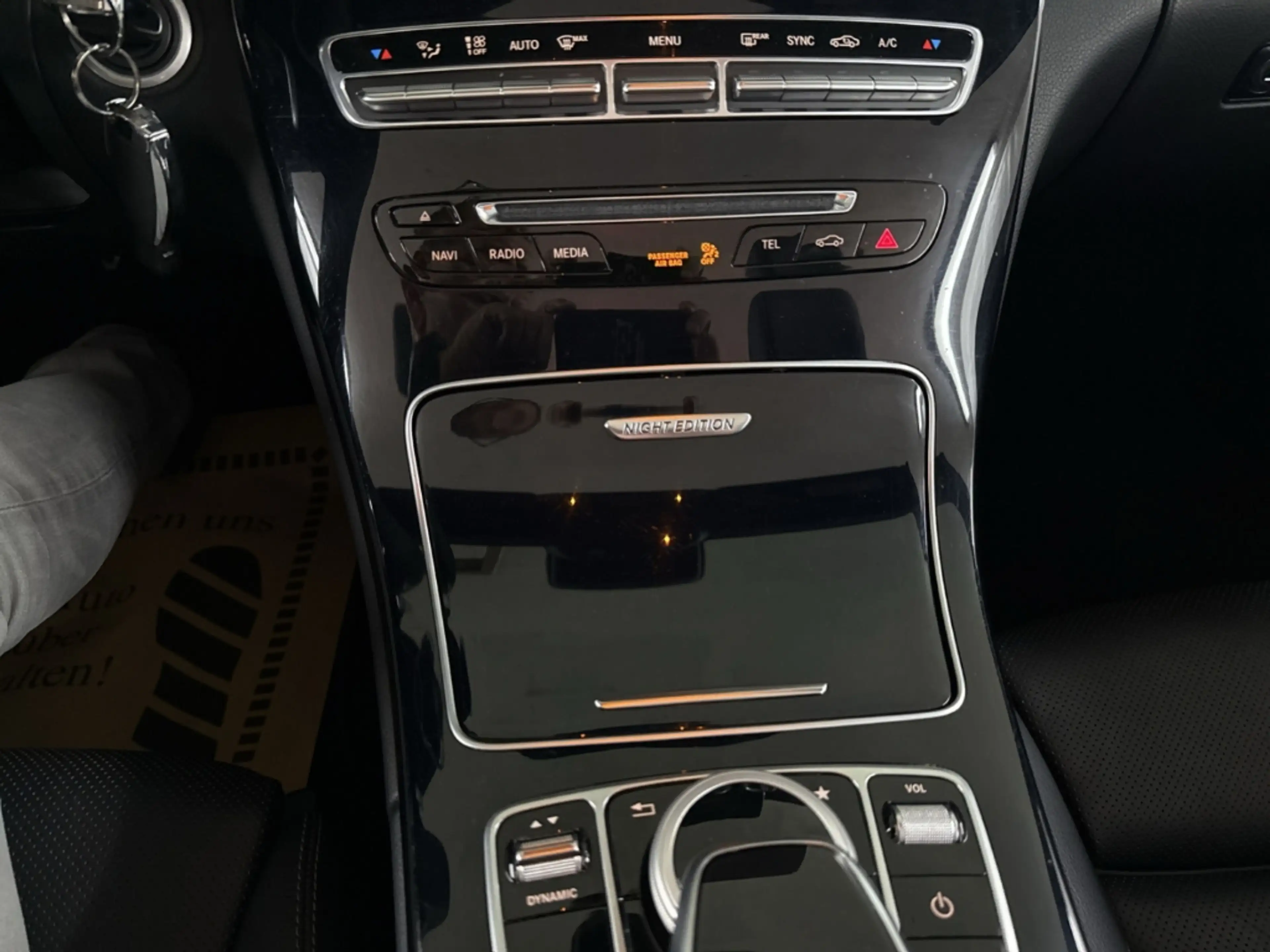 Mercedes-Benz C 250 Cabrio Night Edition AMG-Line LEDER 360° — photo 18