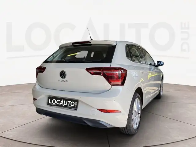 Volkswagen Polo view 4