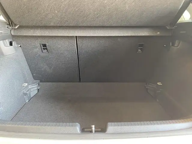 Volkswagen Polo view 9
