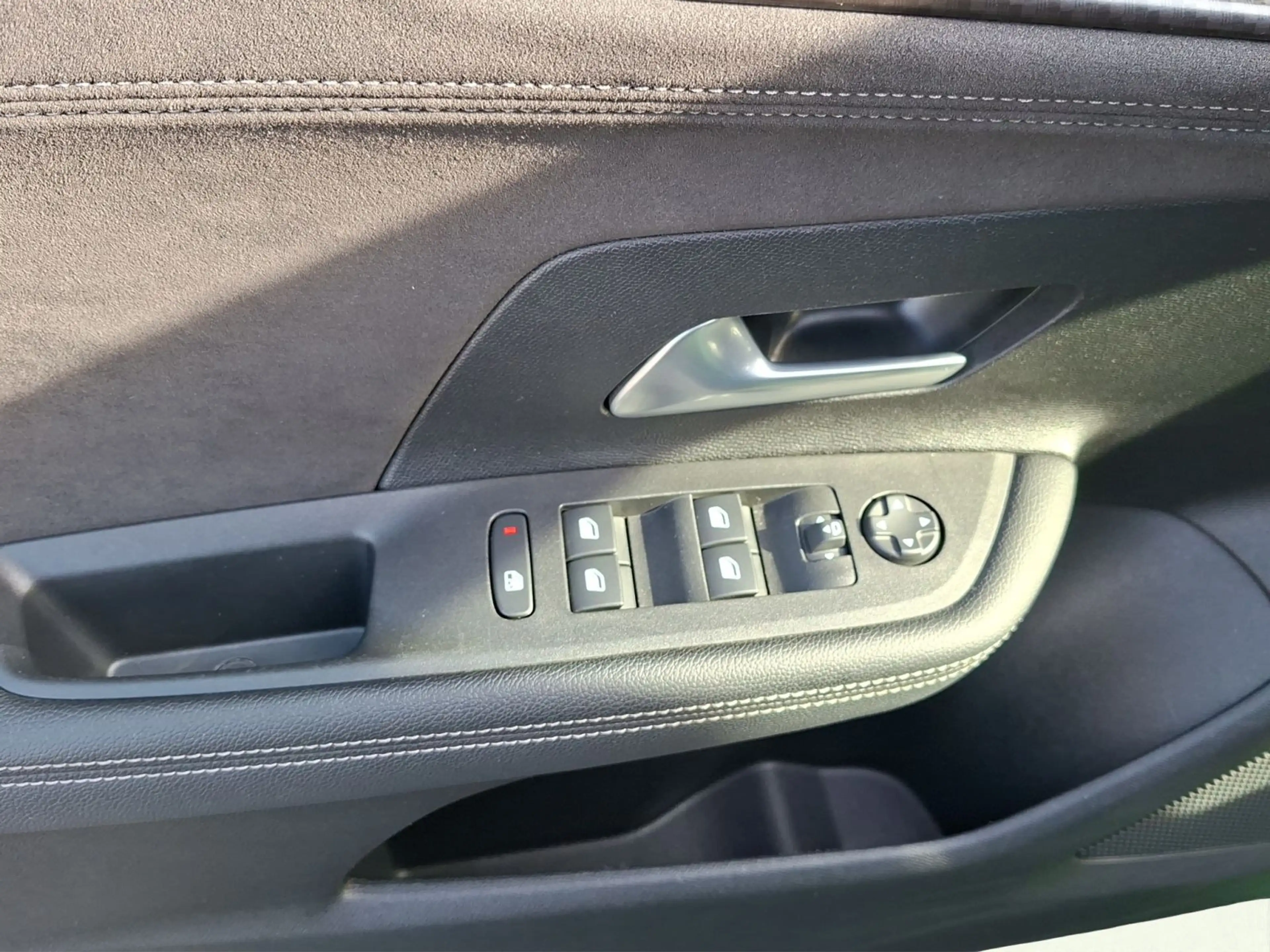 Opel Mokka-E Ultimate Automatik — photo 12