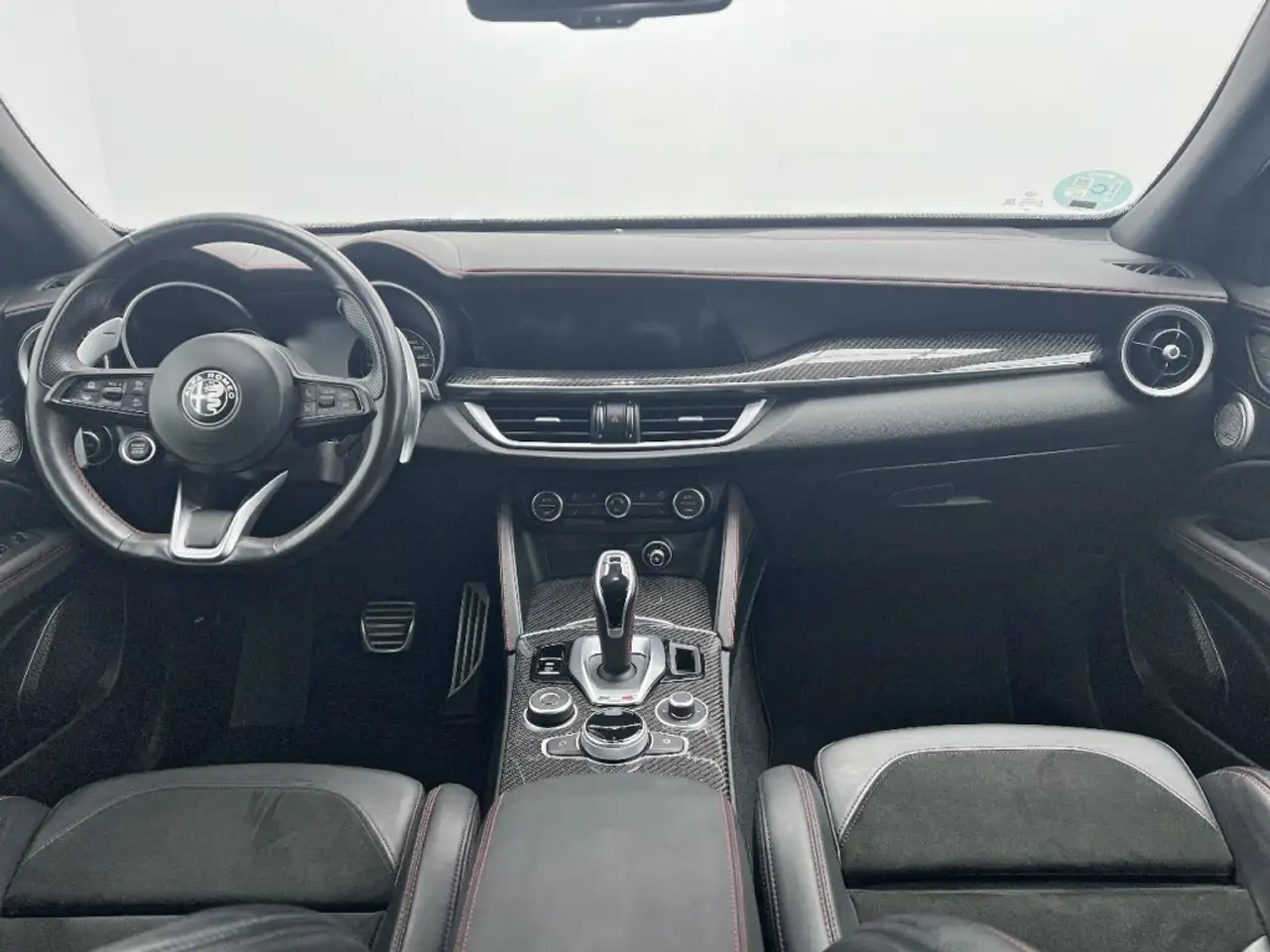 Alfa Romeo Stelvio 2023 — фото 12