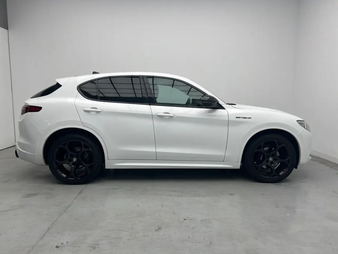 Alfa Romeo Stelvio 2023