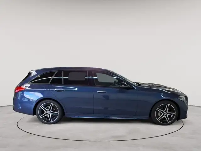 Mercedes-Benz C-Class view 3