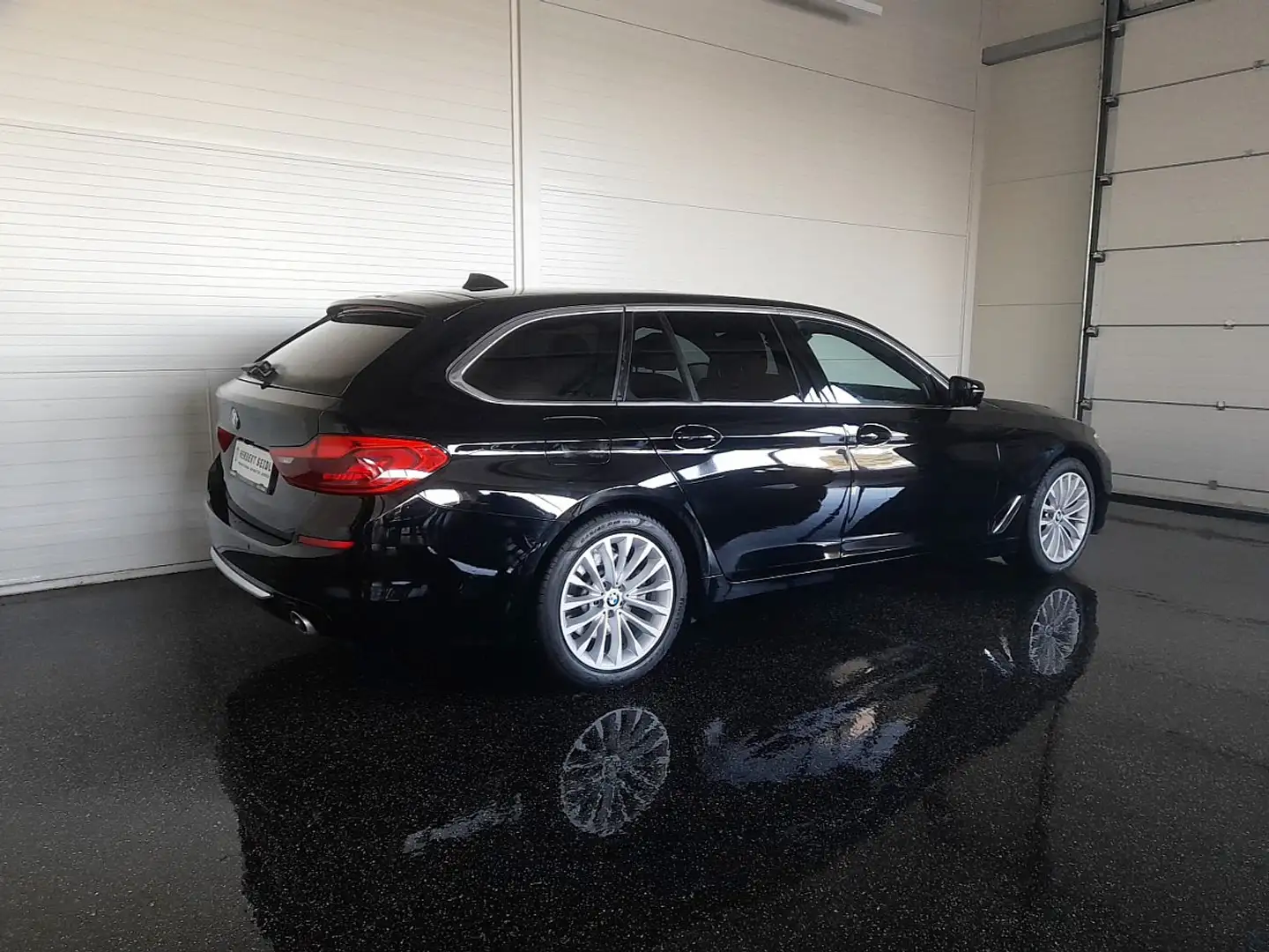 BMW 520 d LUXURY LINE 4x4 Aut *ADAPT. LED / NAVI / LIVE... Schwarz - 2