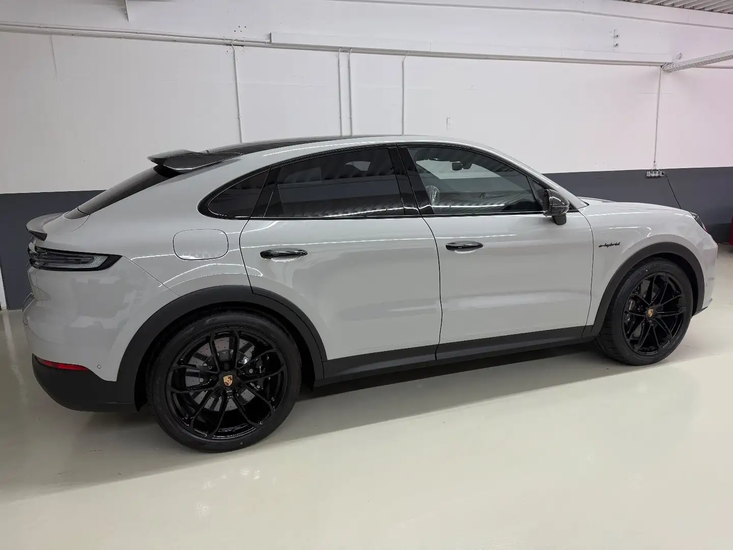 Porsche Cayenne Coupe Turbo E-Hybrid mit GT-Paket, Lp.260.000 Grau - 2