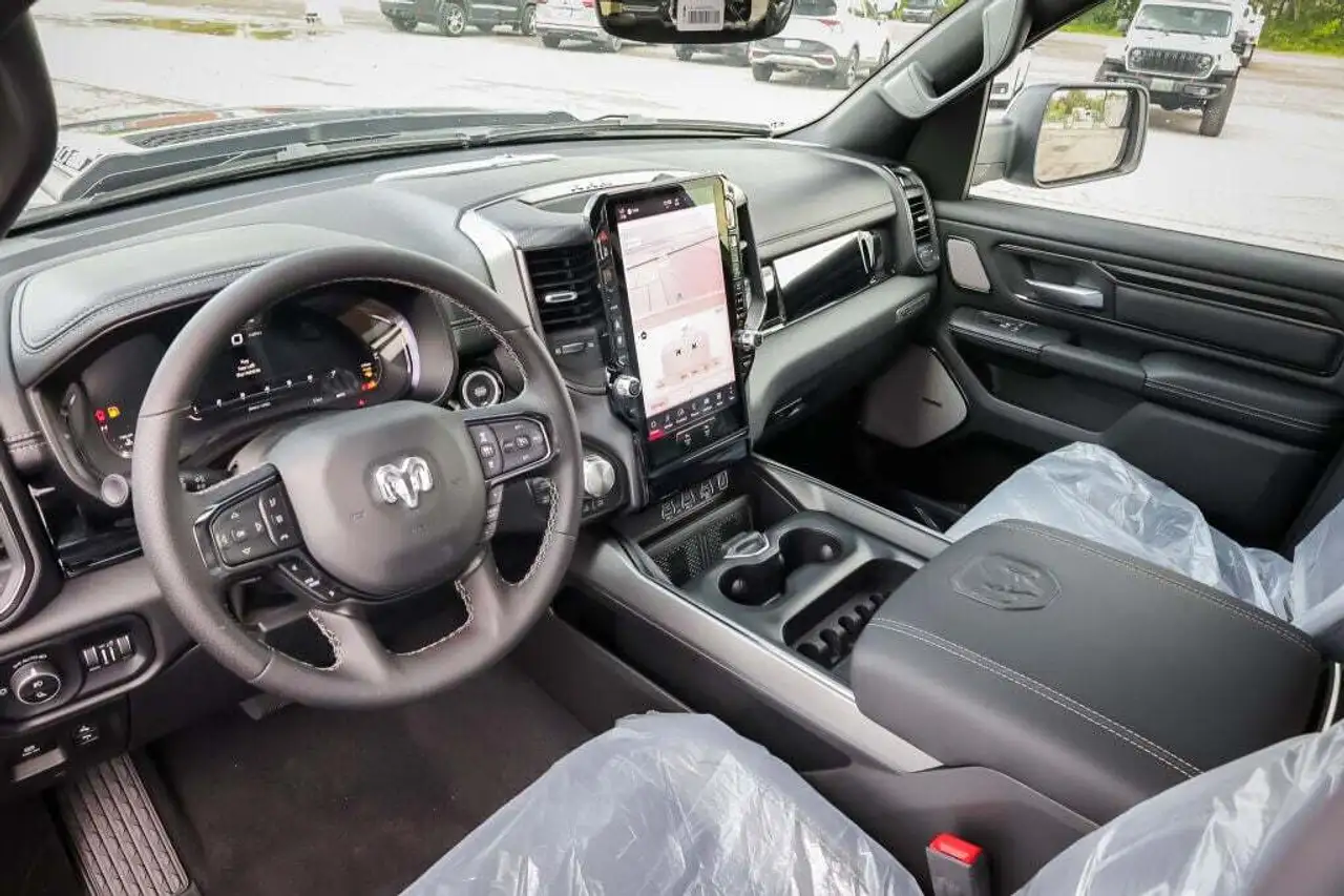 RAM 1500 снимка RAM 1500