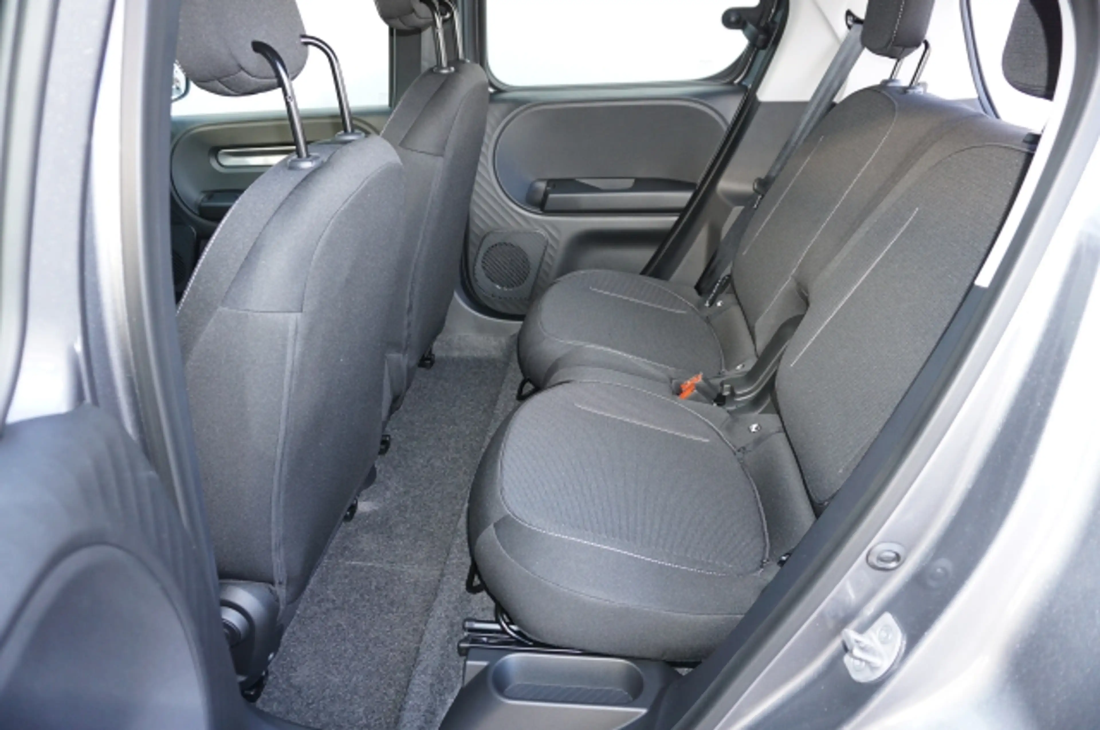 Renault Twingo E-Tech Evolution 80 PS urban range — photo 5