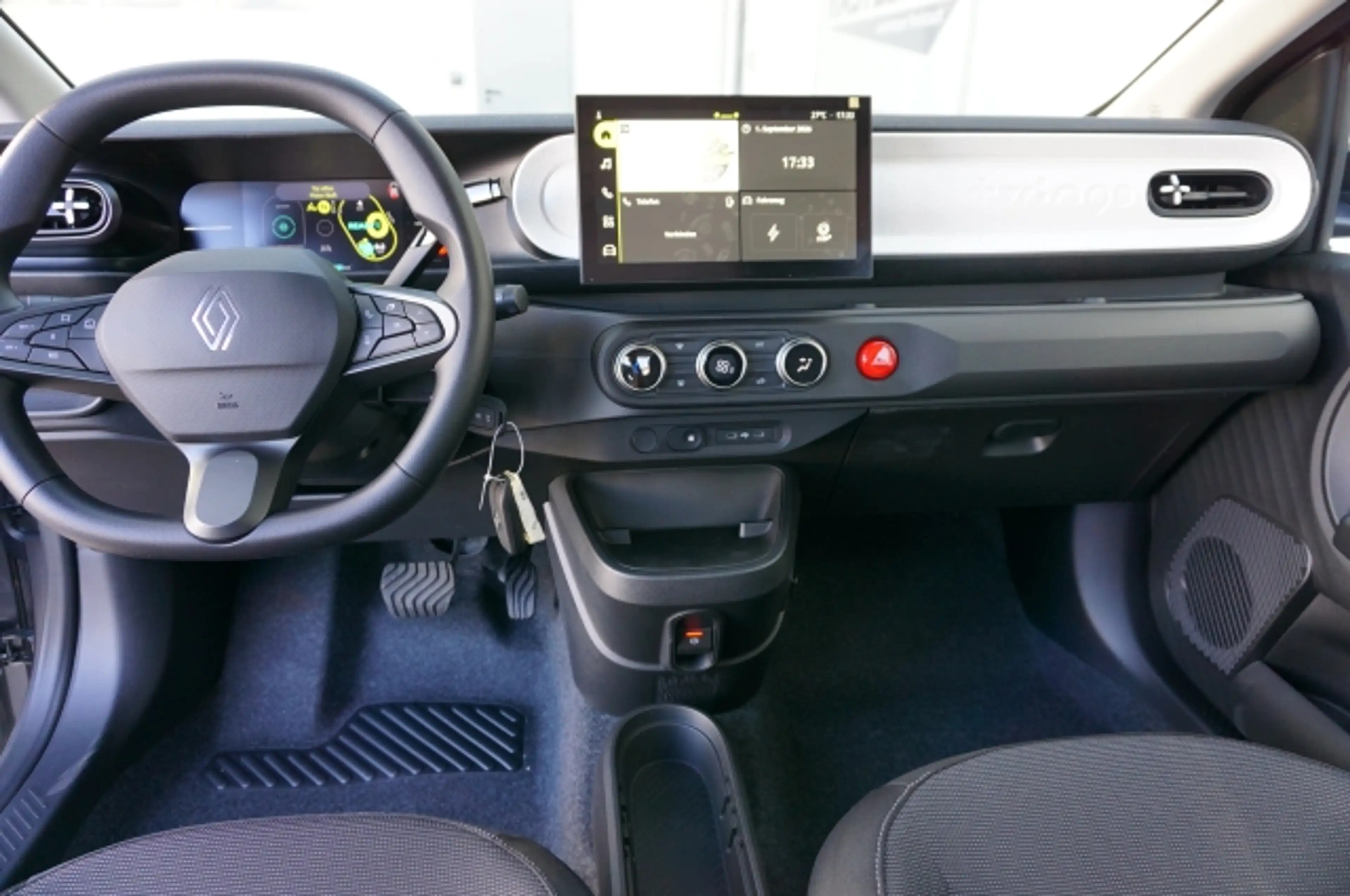 Renault Twingo E-Tech Evolution 80 PS urban range — photo 9