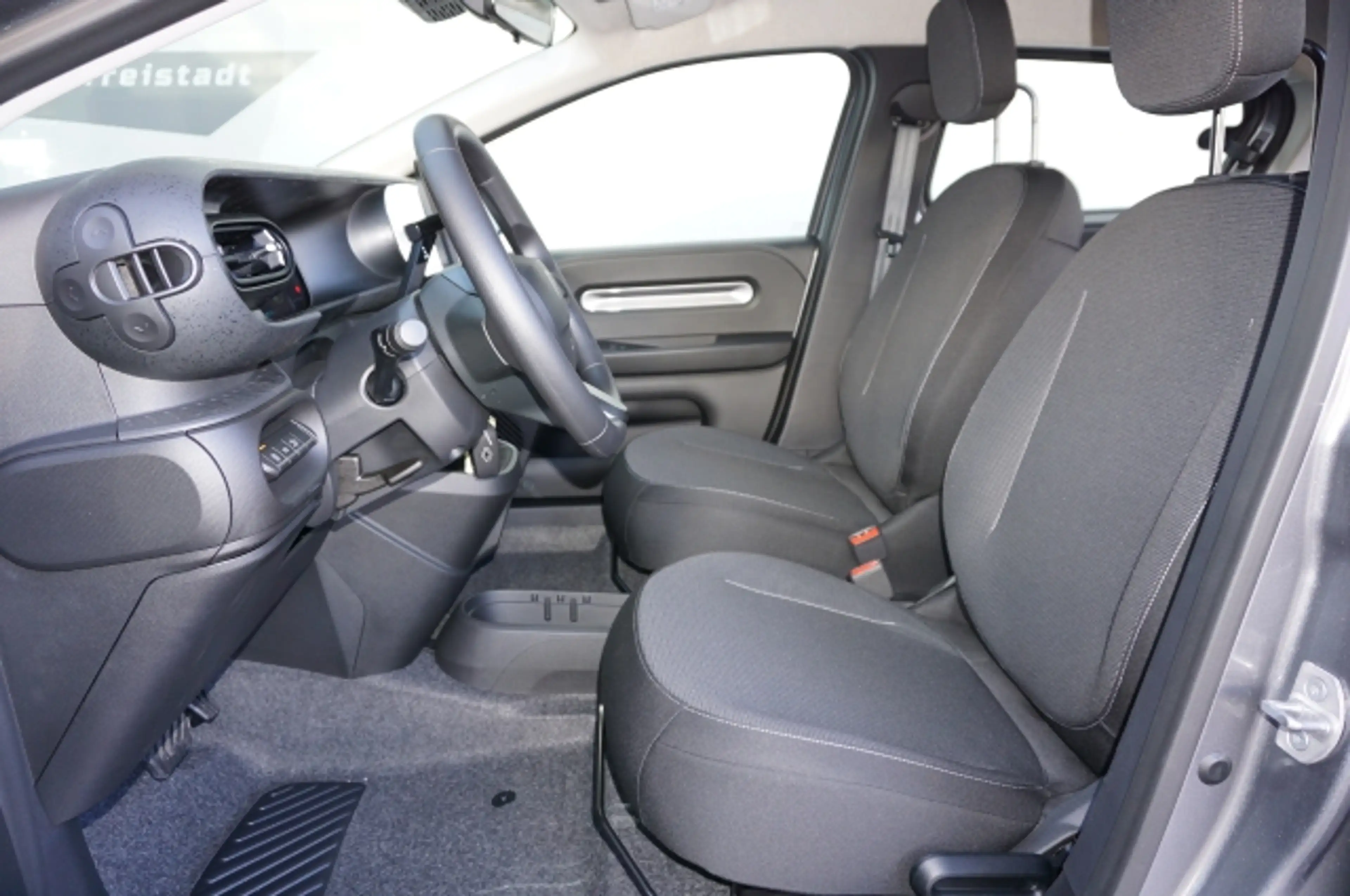 Renault Twingo E-Tech Evolution 80 PS urban range — photo 4