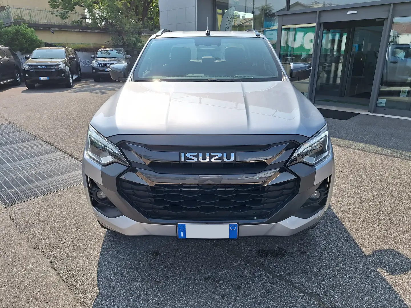 Isuzu D-Max 1.9Crew 164cv N60 Nitro Sport 4x4 A/T Shutter Lid Srebrny - 2
