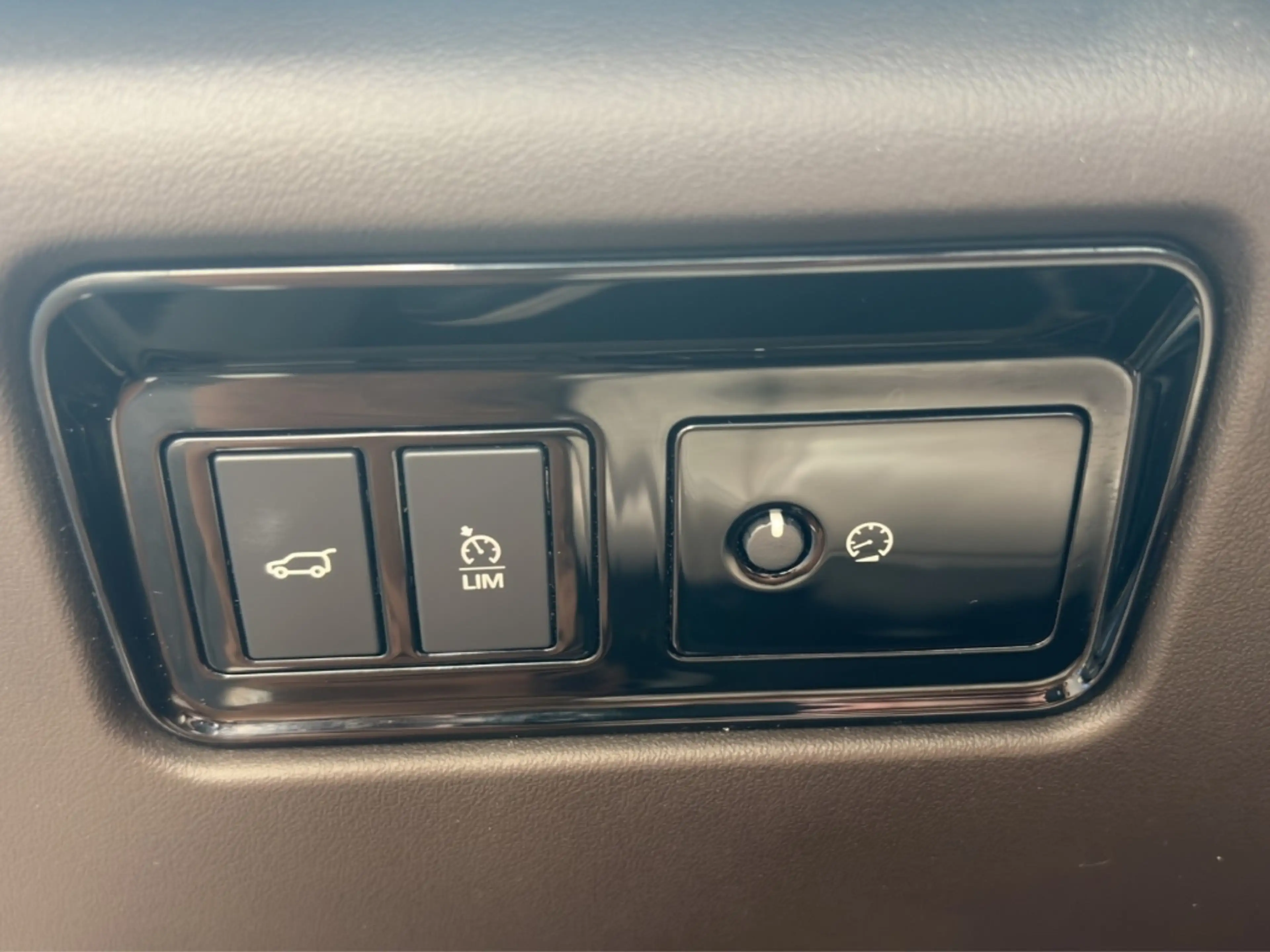 Jaguar F-Pace Prestige 20d AWD *NAVI*CAM*AHK*SITZHZG*PANO* — photo 14