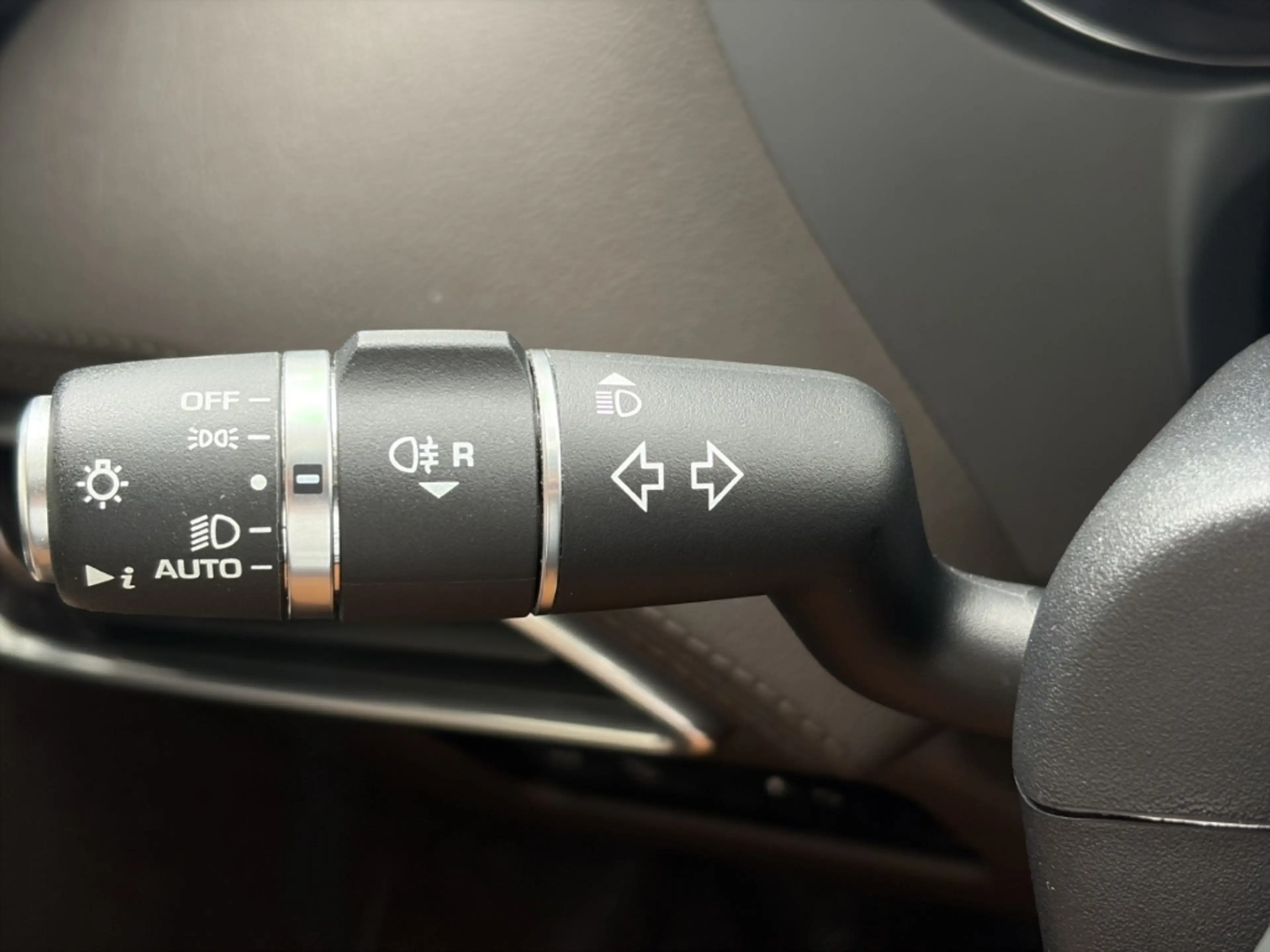 Jaguar F-Pace Prestige 20d AWD *NAVI*CAM*AHK*SITZHZG*PANO* — photo 15