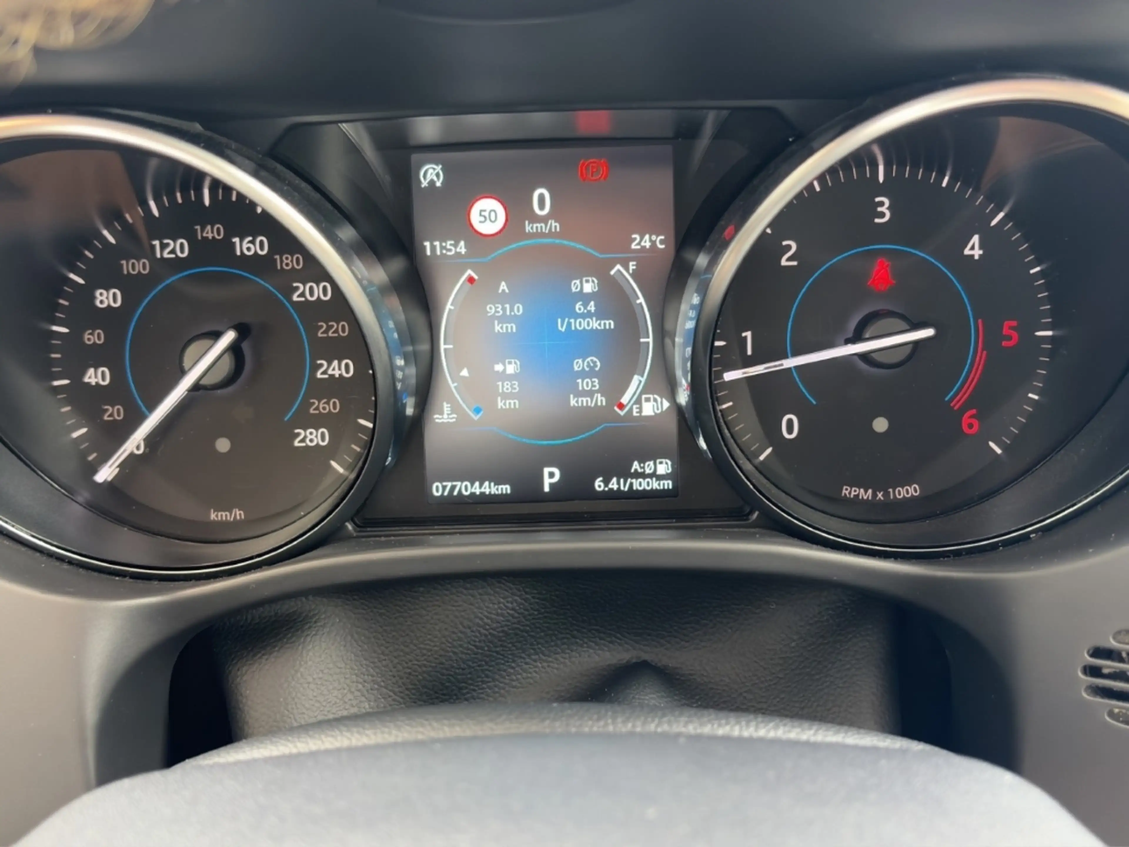 Jaguar F-Pace Prestige 20d AWD *NAVI*CAM*AHK*SITZHZG*PANO* — photo 12