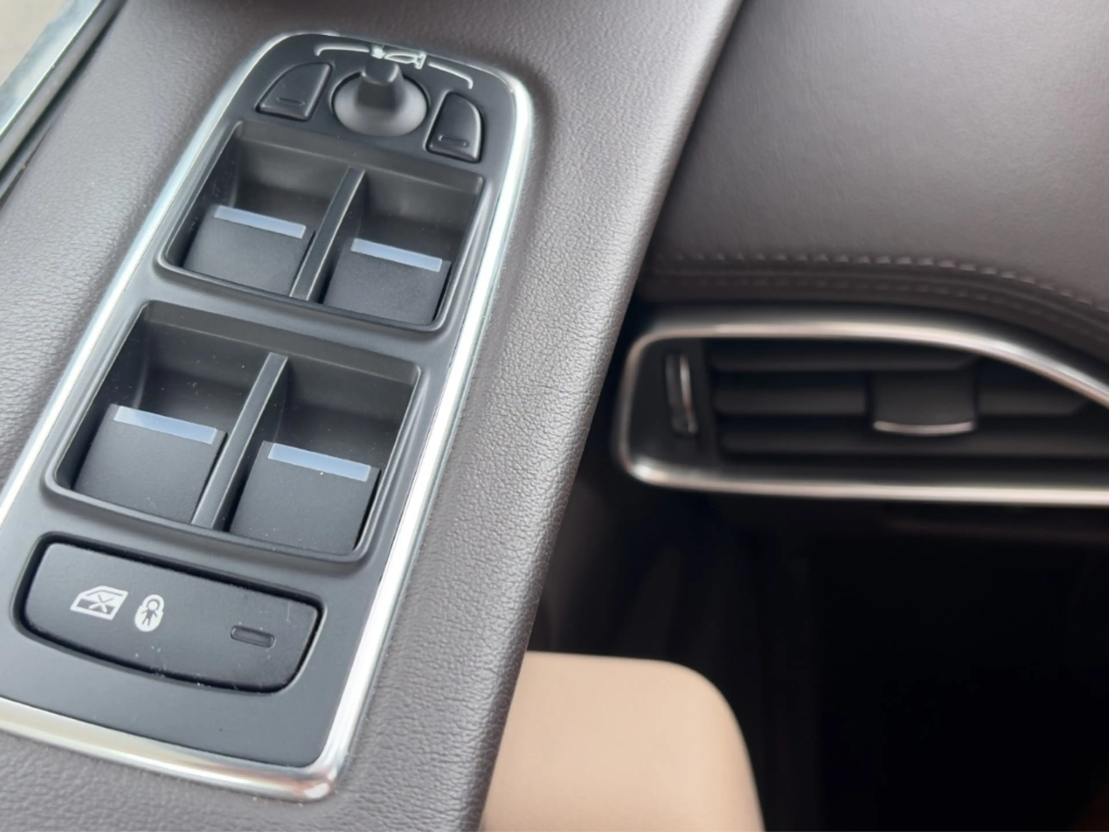 Jaguar F-Pace Prestige 20d AWD *NAVI*CAM*AHK*SITZHZG*PANO* — photo 13