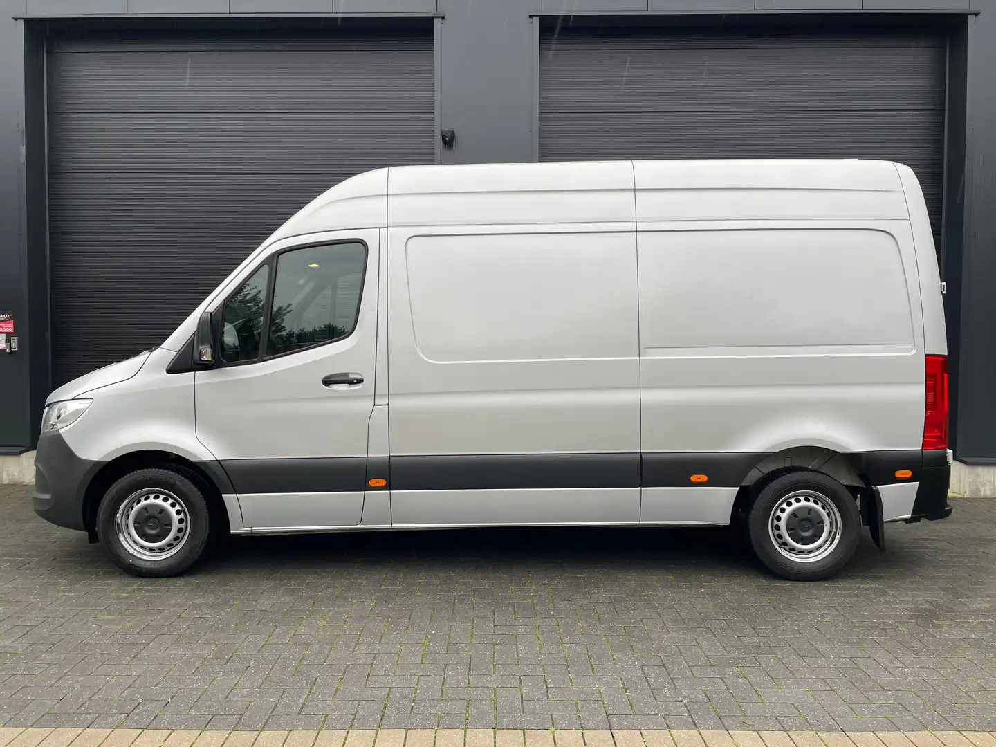 Mercedes-Benz Sprinter 314 CDi / L2H2 / Aut / Trekh / € 17.347 Ex. BTW Argent - 2