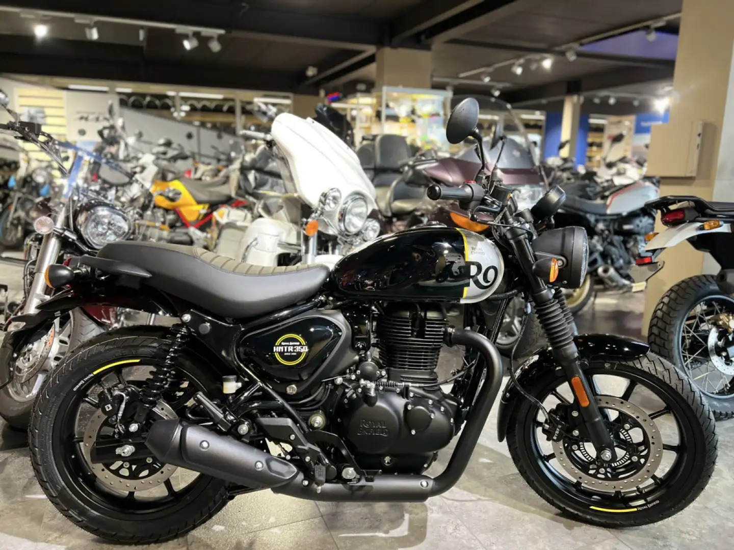 Royal Enfield Hunter 350 REBEL BLACK Negro - 1
